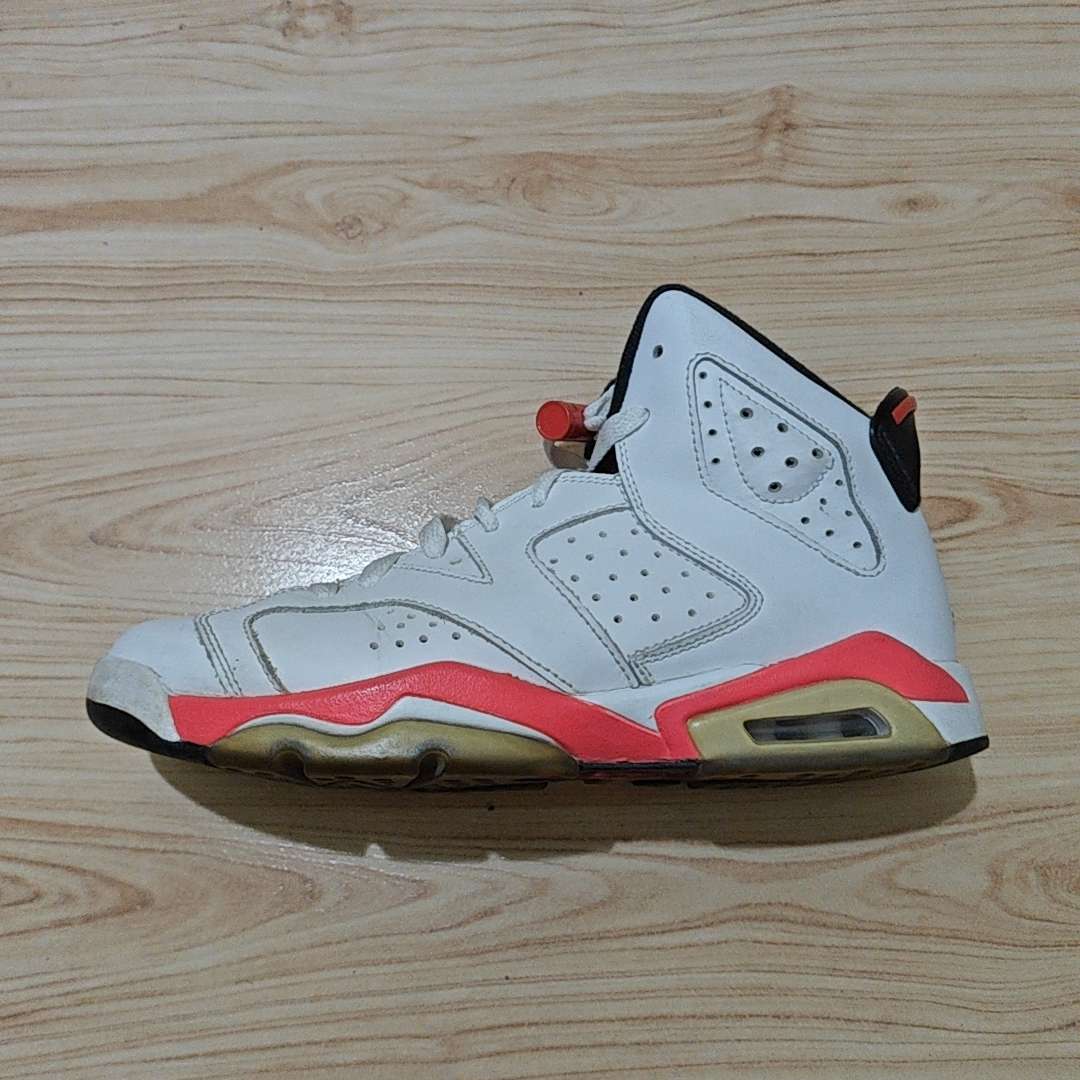 fake jordan 6 infrared white