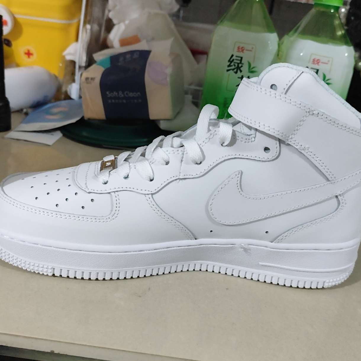 airforce 1 triple white original vs fake