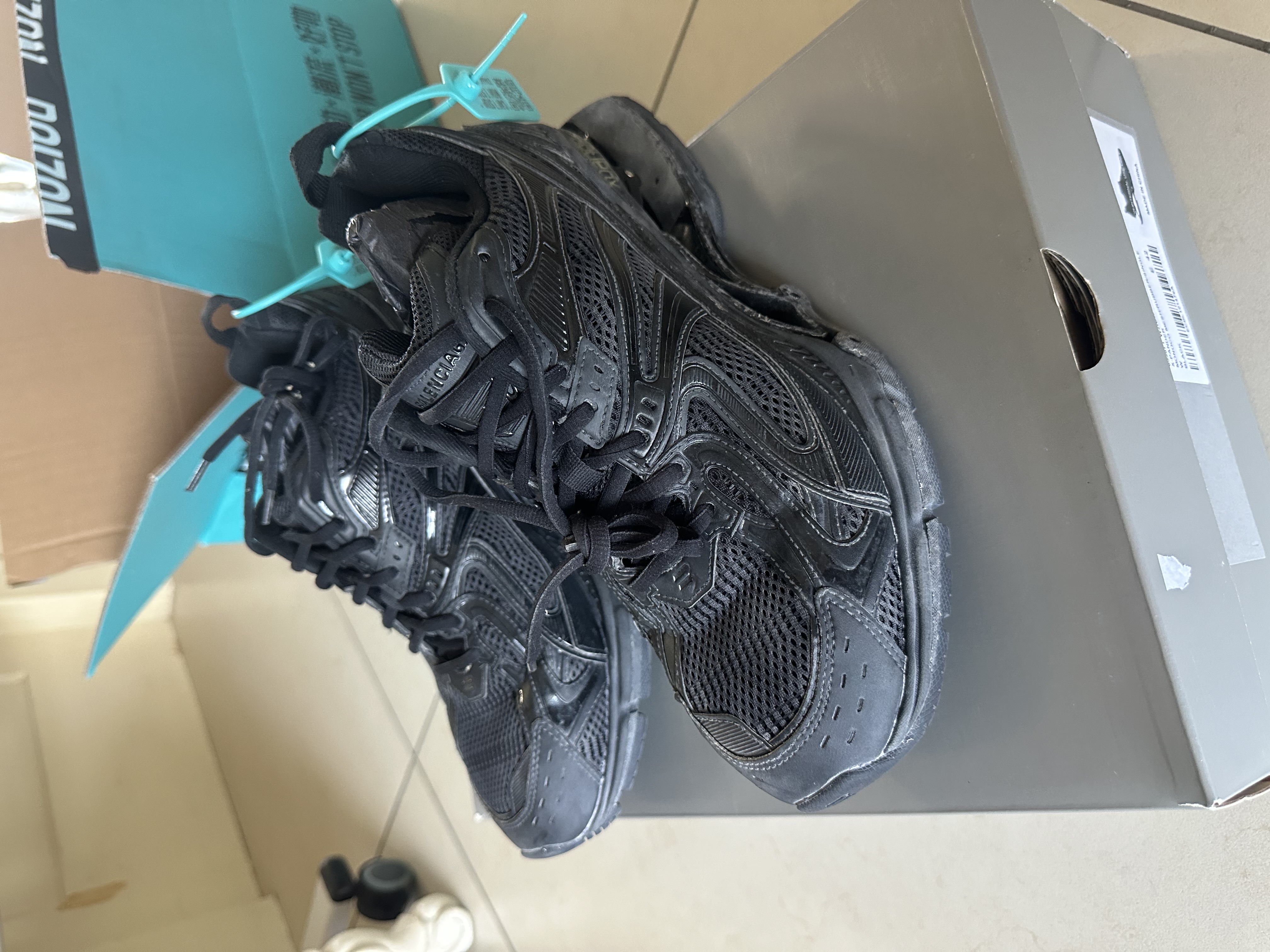 Balenciaga Xpander：Authentic vs Fake Guide - POIZON