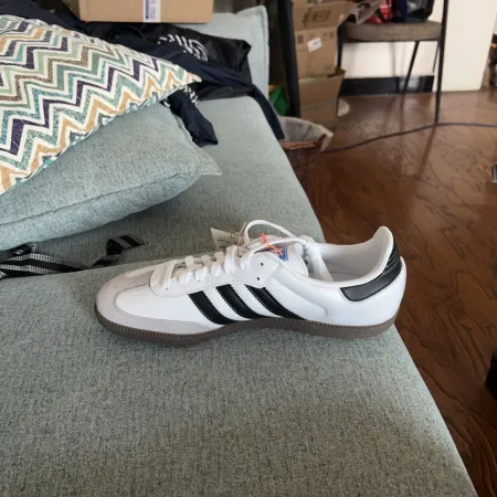 Adidas Plastic Shoes๏ผReal vs Fake Guide - POIZON