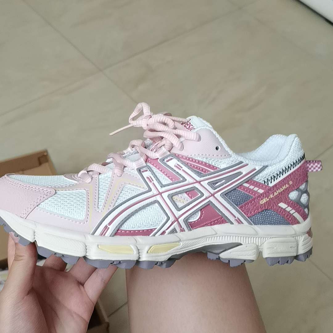 jordan burroughs pink shoes