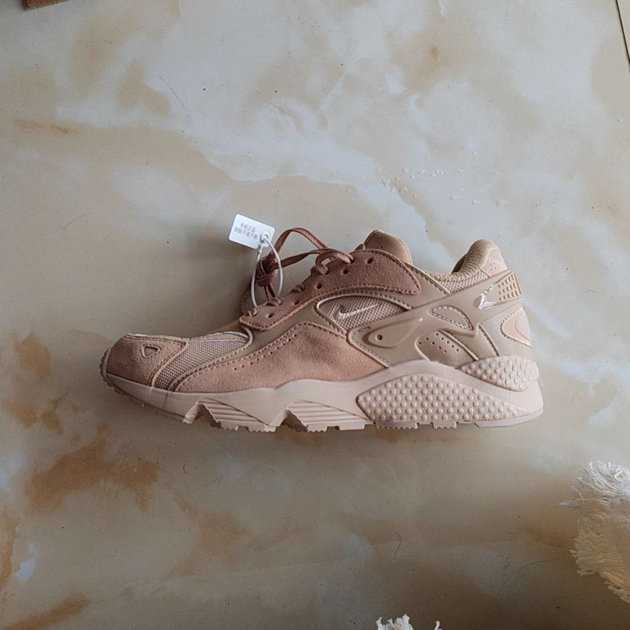 how to spot fake huaraches