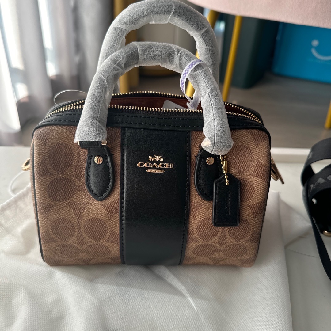 心をつかむ！COACHクロスボディバッグの真贋を見極める方法 - POIZON