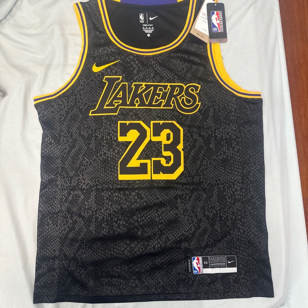 black and gold lebron james jersey