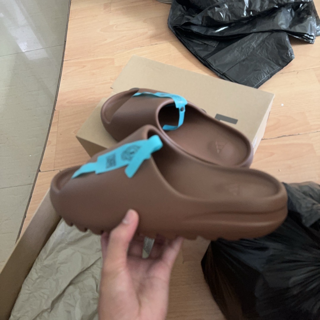 fake brown yeezy slides