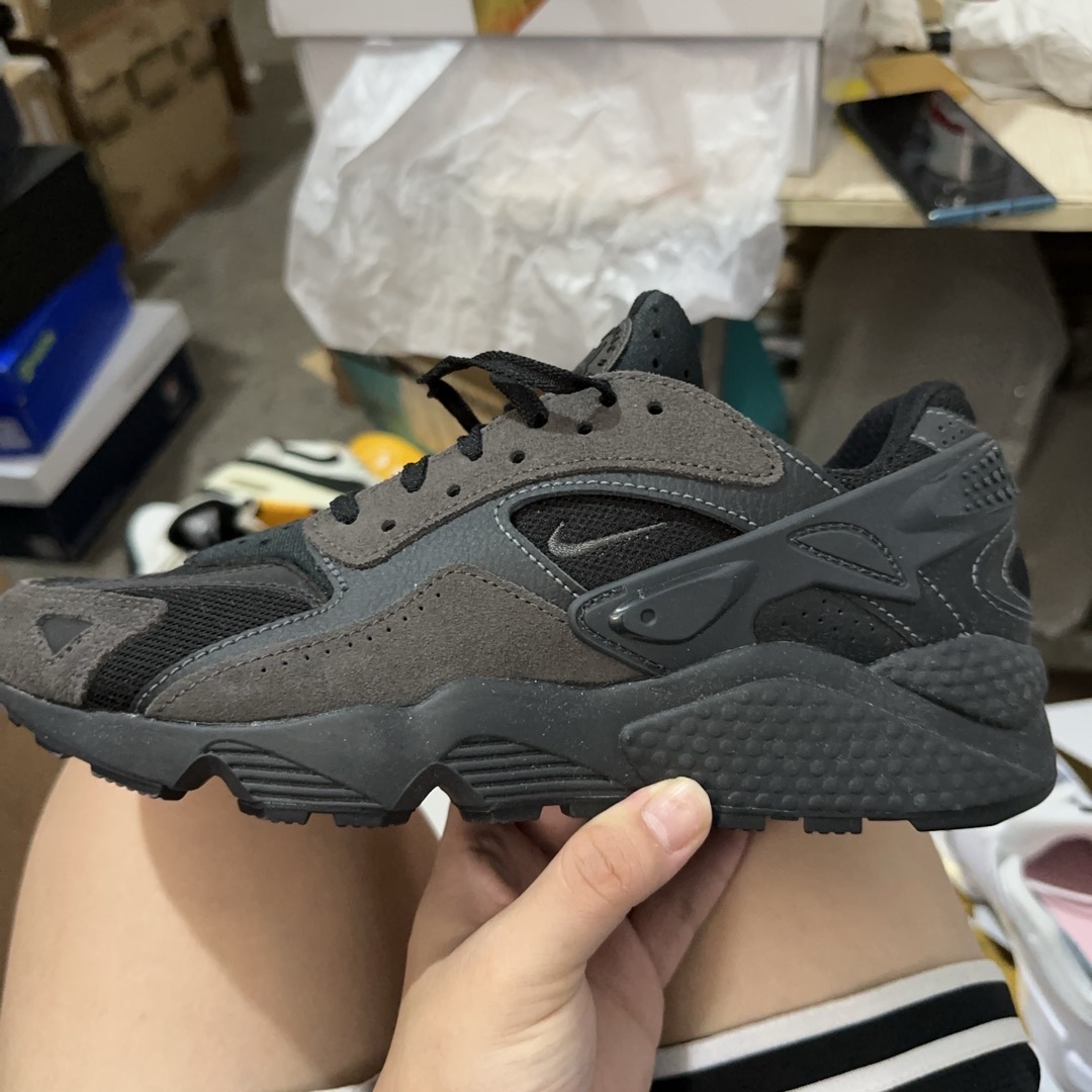 how to spot fake huaraches