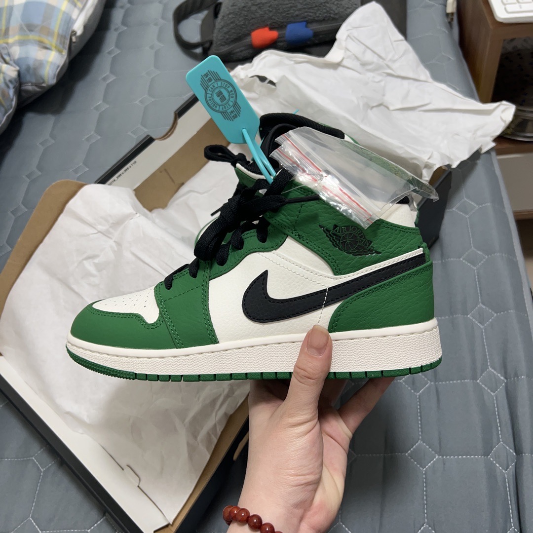 how to spot fake jordan 1 pine green