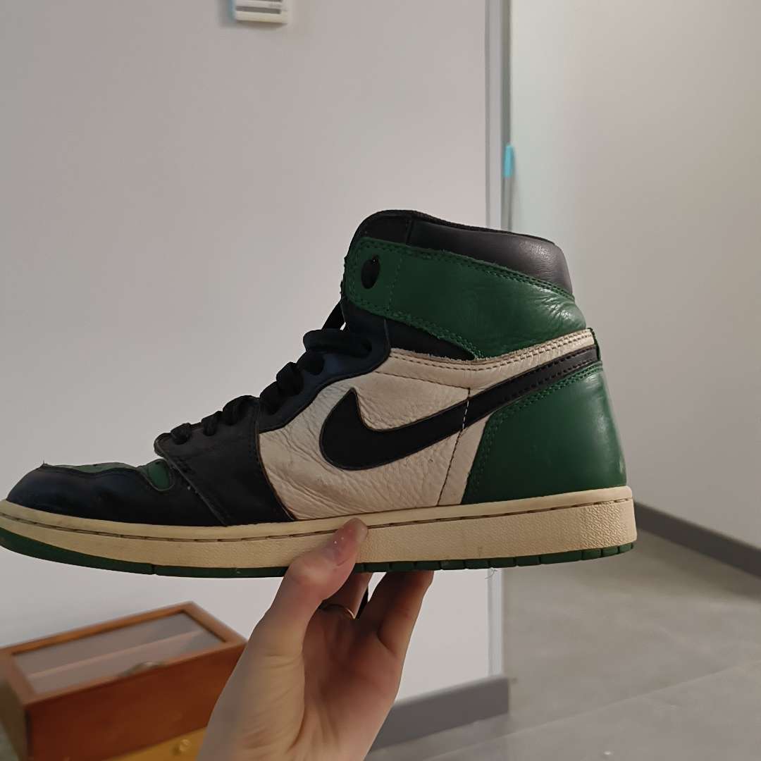 how to spot fake jordan 1 pine green
