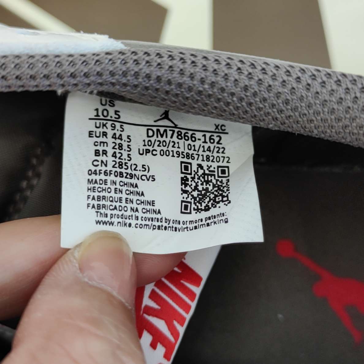 travis scott jordan 1 tag