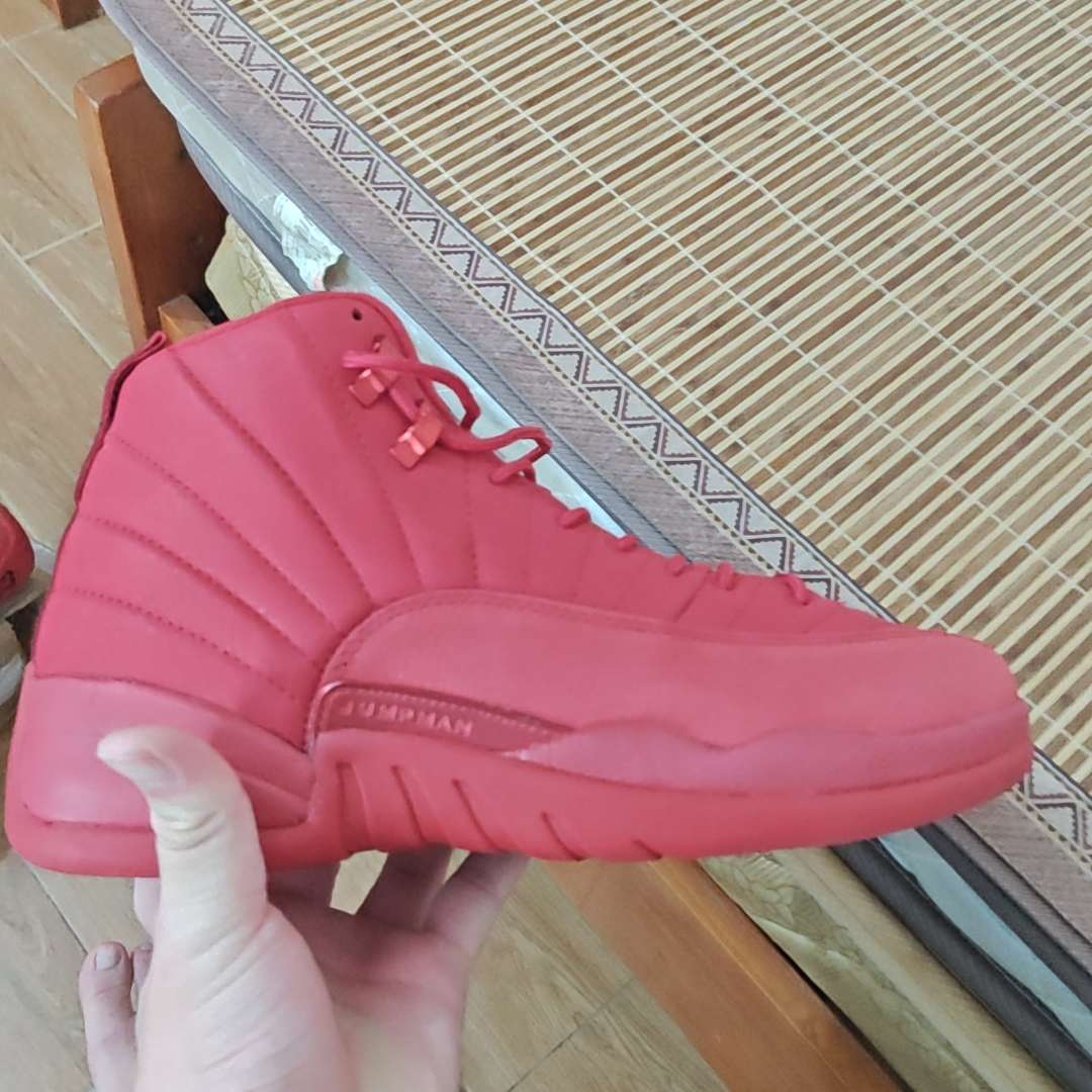fake gym red 12s