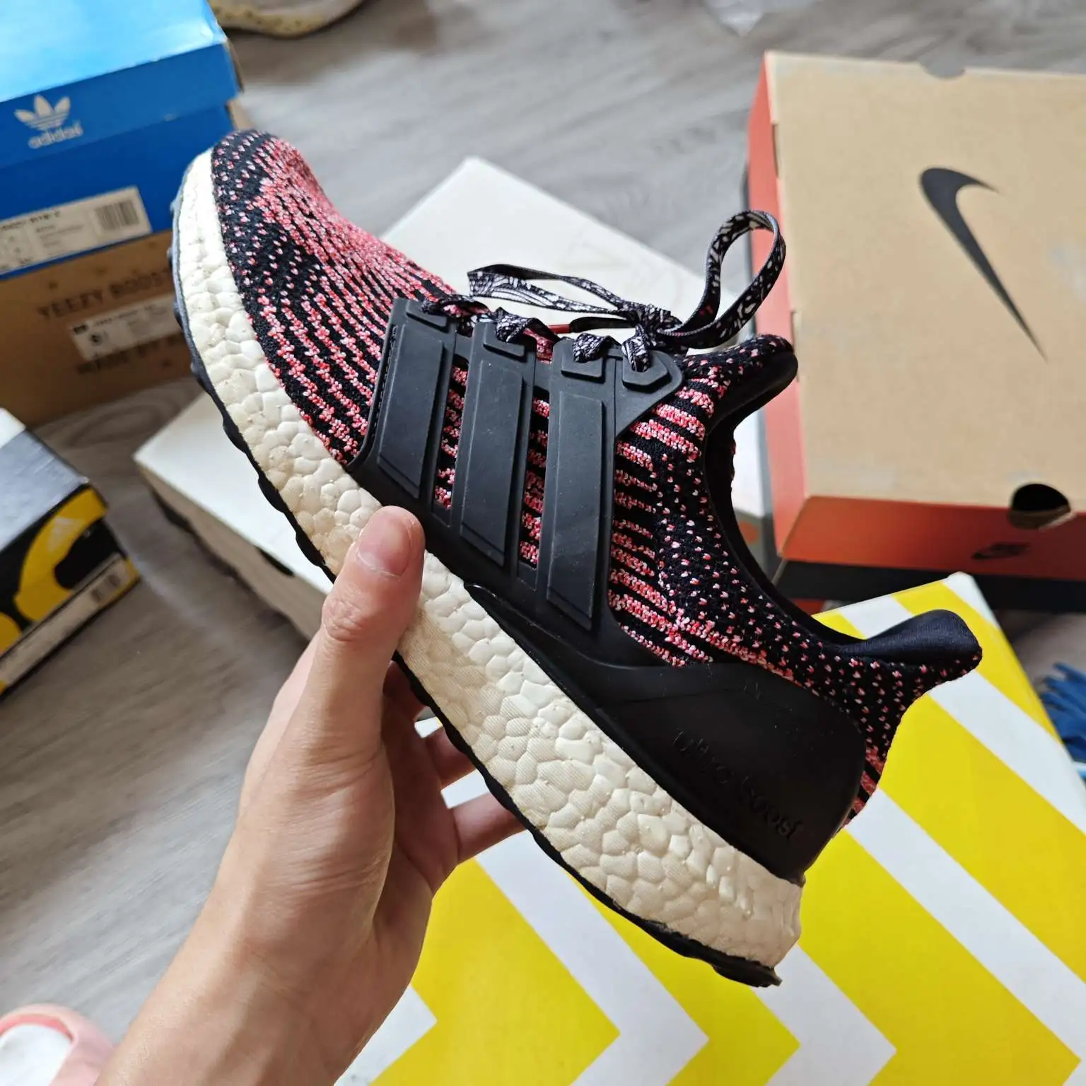 Adidas Ultra Boost Chinese New Year Authenticity CheckHow to Spot a Fake Pair - POIZON Adidas Ultra Boost Chinese New Year Authenticity CheckHow to Spot a Fake Pair - POIZON