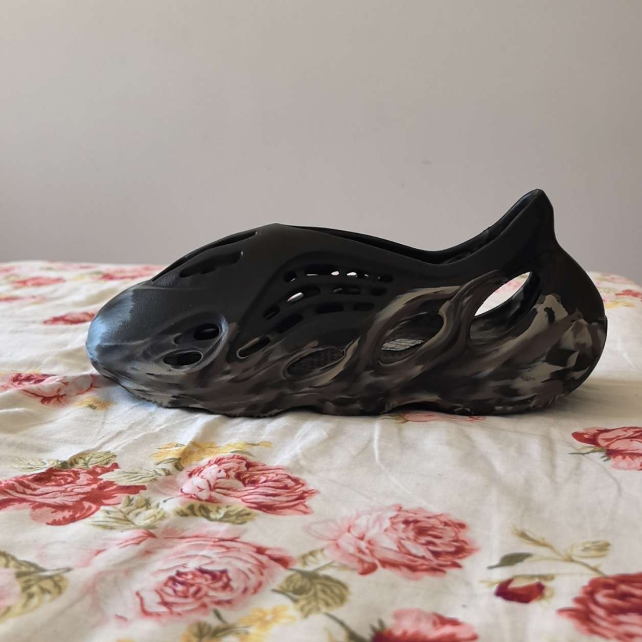 dhgate yeezy foam runners