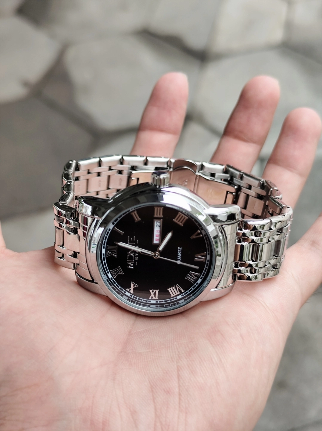 黑表盘的魅力你get到了吗手表