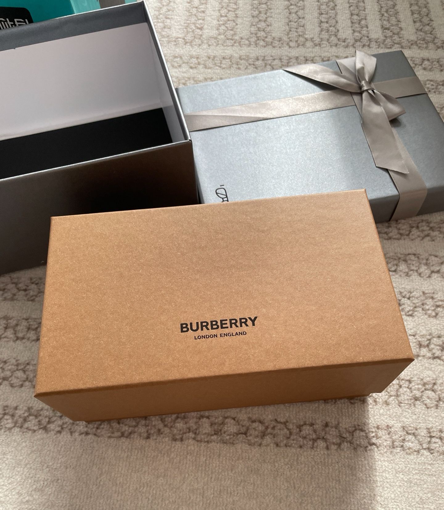 custom review-Burberry Квадратные Солнцезащитные Очки Мужские Светло-Серебристо-Серые