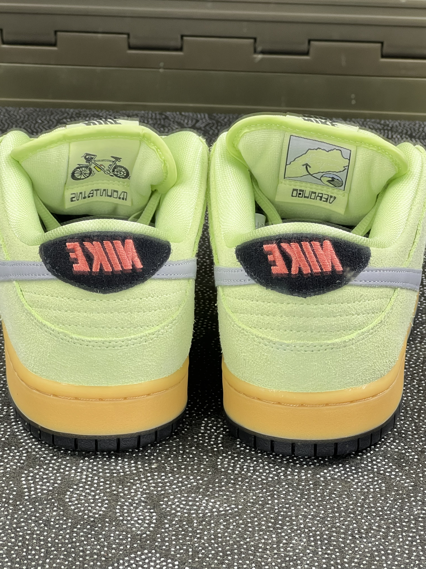 被问爆的nike sb dunk,浅荧光绿太吸睛了