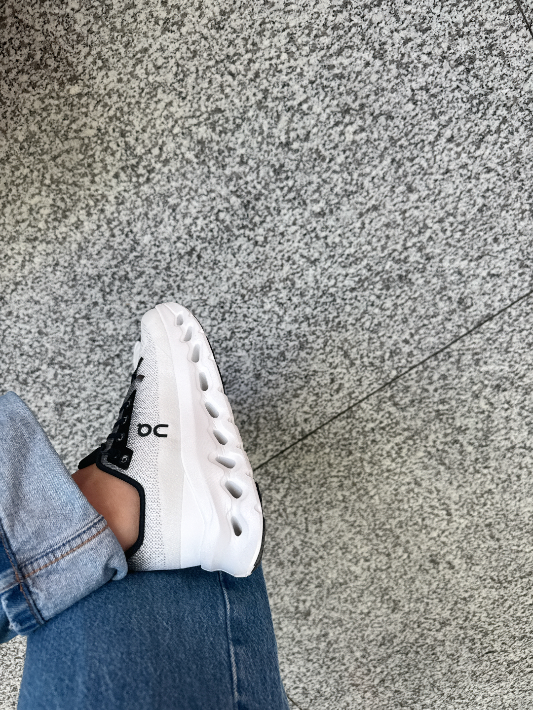 custom review-On CLOUDTILT Амортизация Износостойкий Низкий Топ Повседневная Обувь Женская Белый Черный