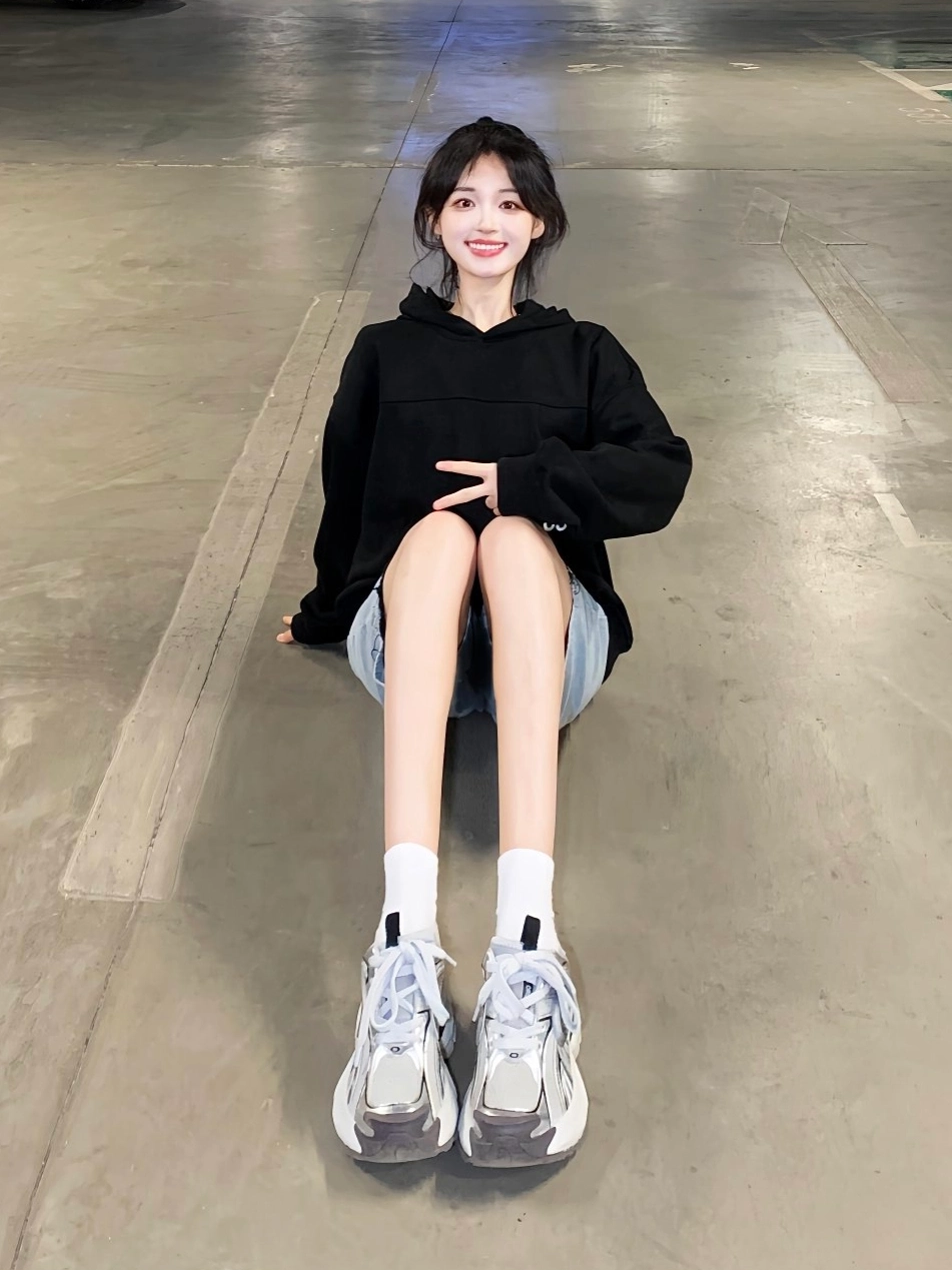 春日街头甜酷风穿搭