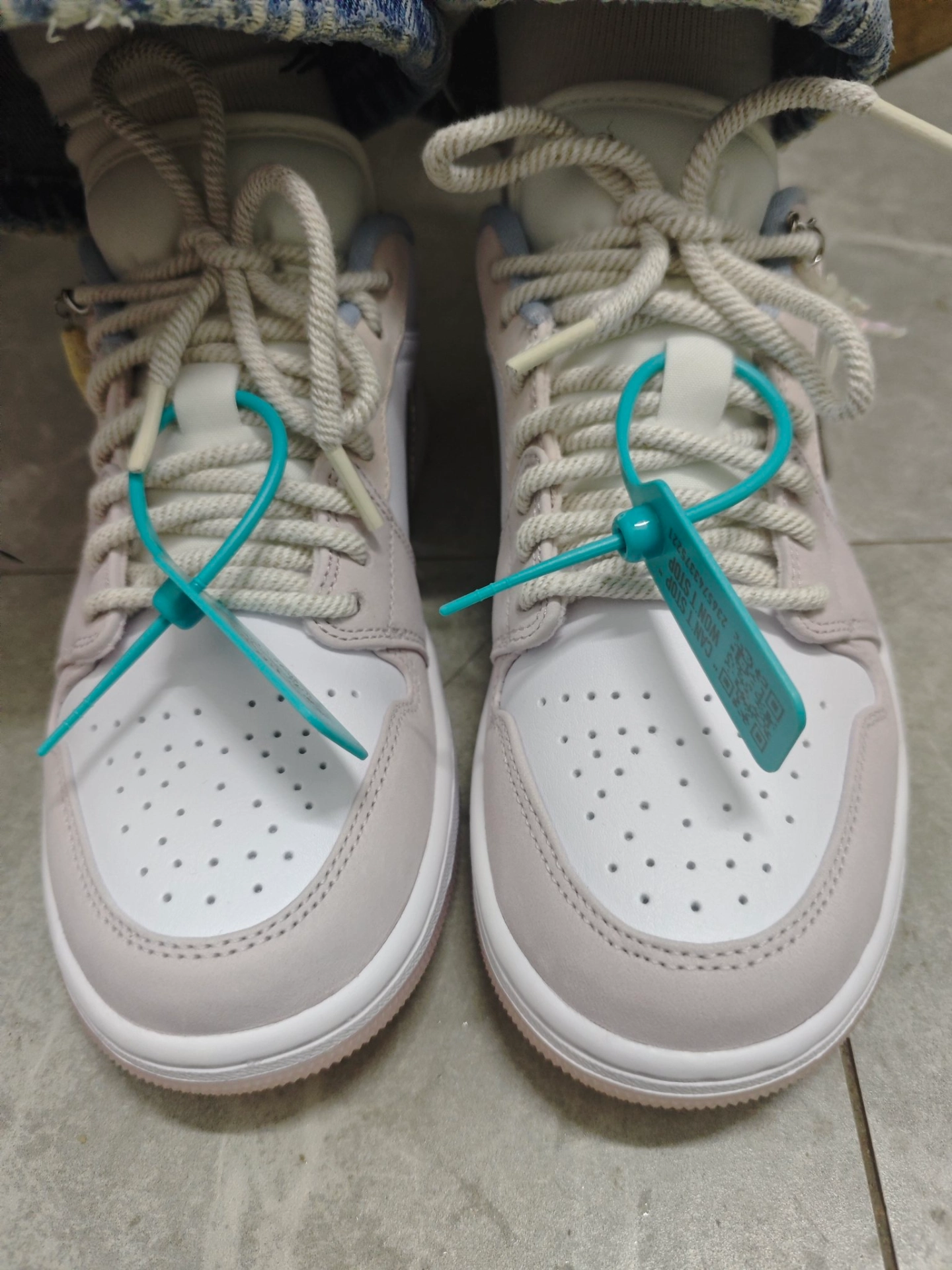 custom review-Jordan Air Jordan 1 Нижняя юбка Устойчивая к истиранию Низкий топ Винтажные баскетбольные кроссовки Женские Белый Розовый