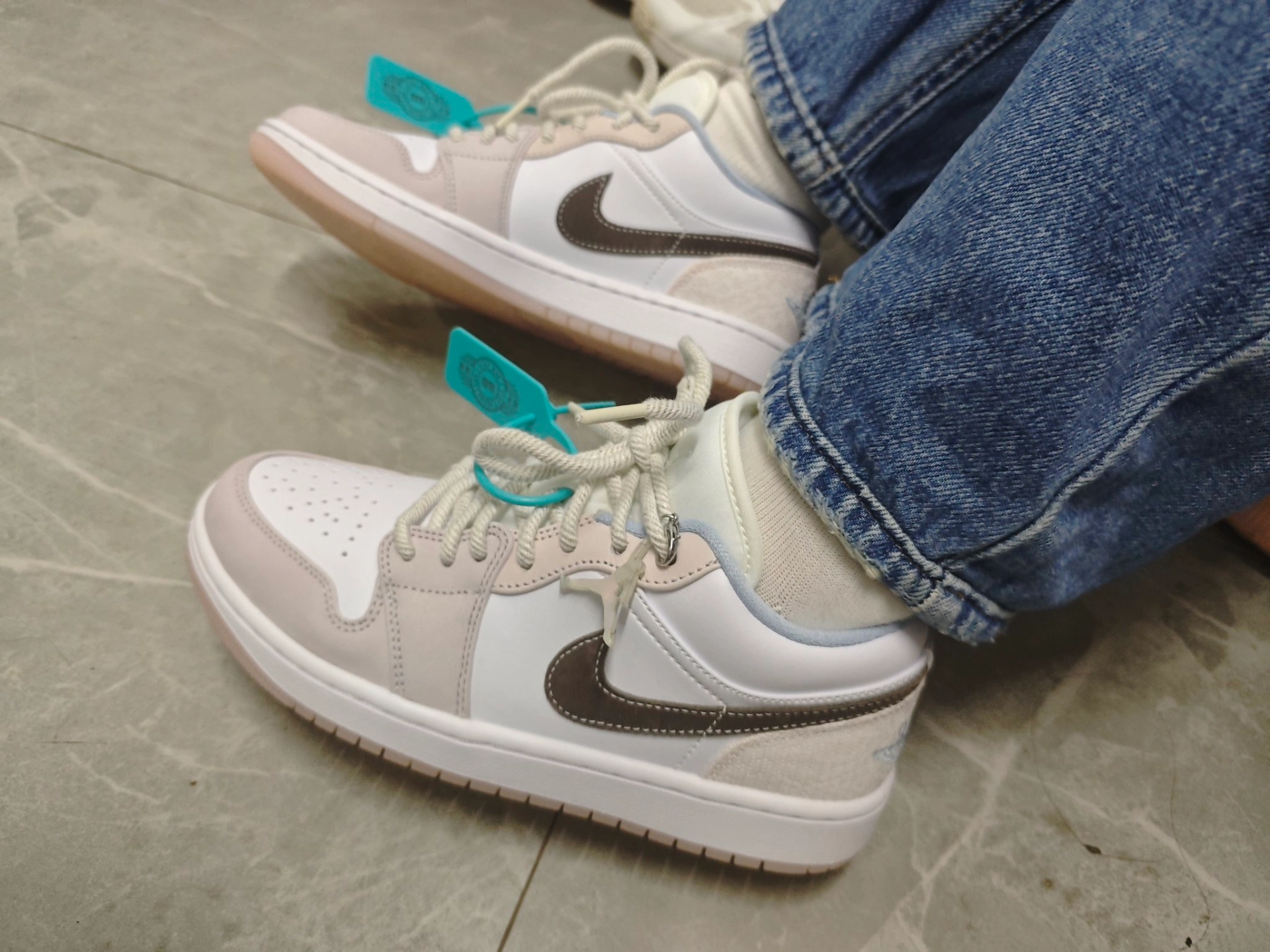 custom review-Jordan Air Jordan 1 Нижняя юбка Устойчивая к истиранию Низкий топ Винтажные баскетбольные кроссовки Женские Белый Розовый