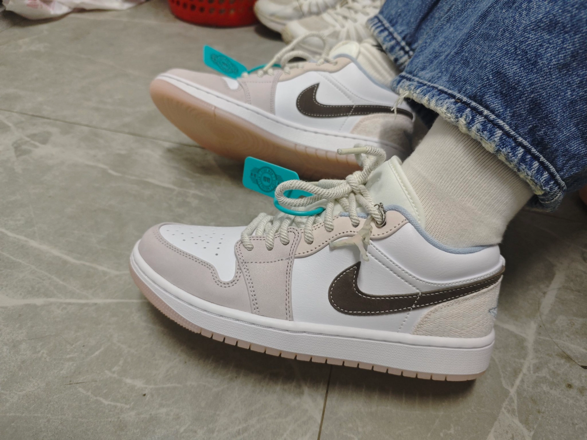 custom review-Jordan Air Jordan 1 Нижняя юбка Устойчивая к истиранию Низкий топ Винтажные баскетбольные кроссовки Женские Белый Розовый