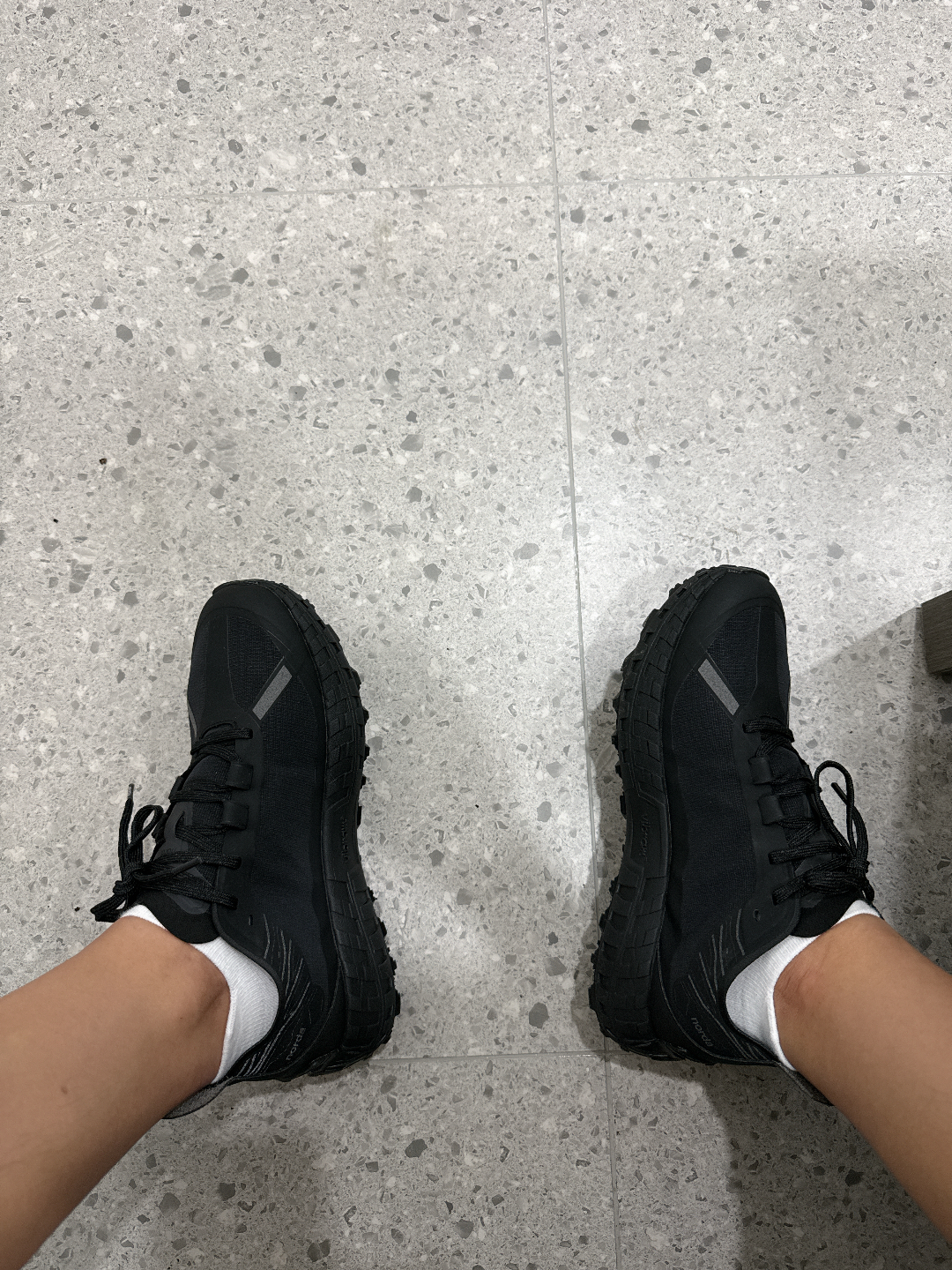 custom review-NORDA 001 Кружево Вверх Амортизация Поддержка Легкий Низкий Верх Путь Бег Бег на длинные дистанции Обувь Мужская Черная