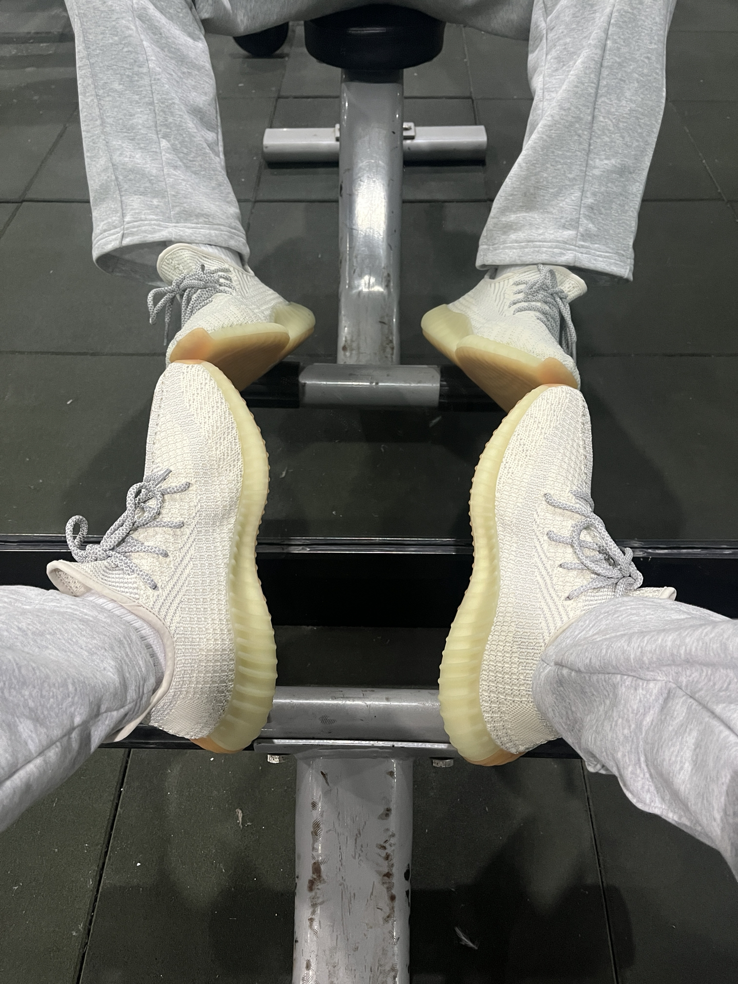 高颜值yeezy #高颜值yeezy #黄绿配色鞋太好看了 #椰子350须白满天星