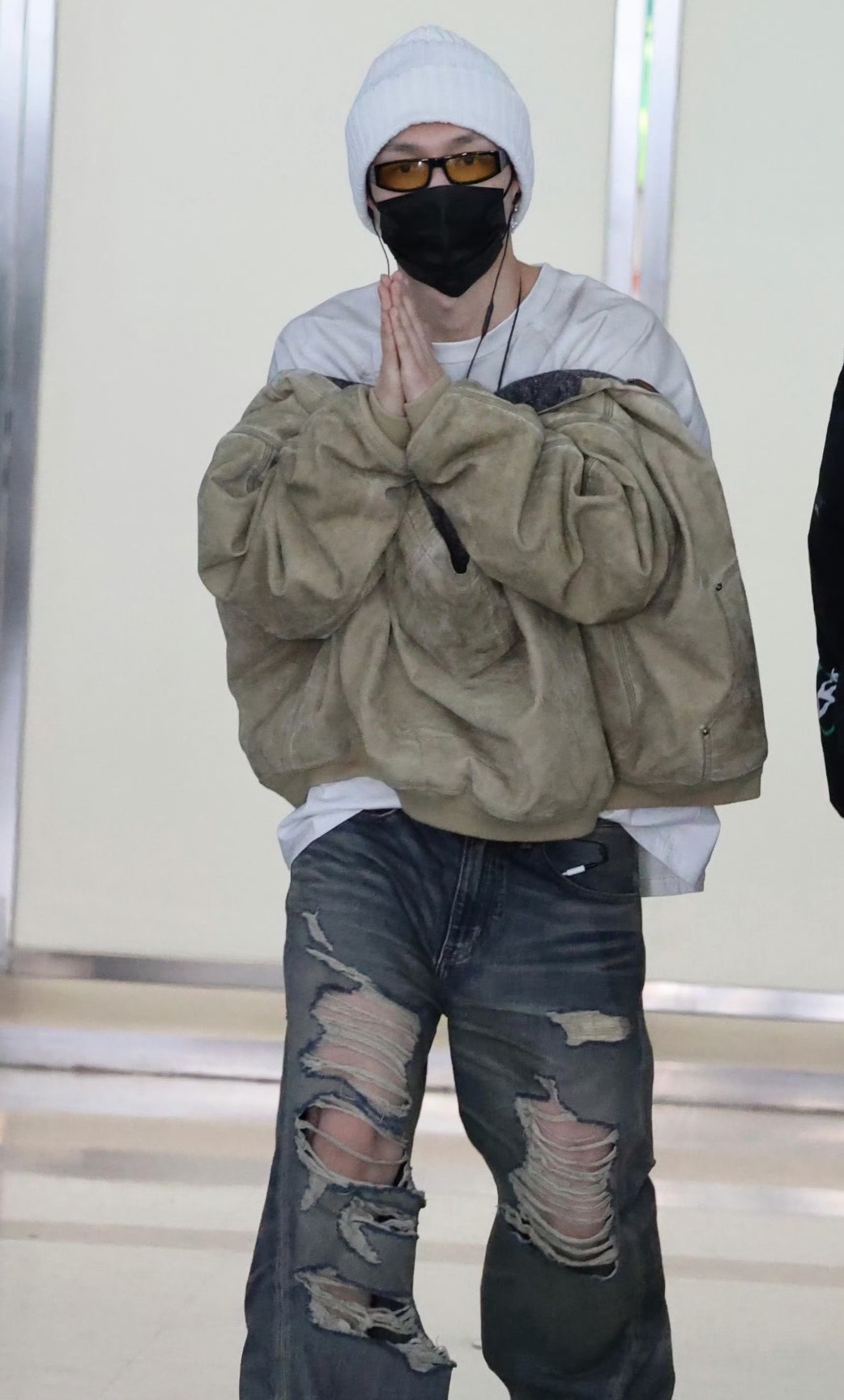 张艺兴最新穿搭