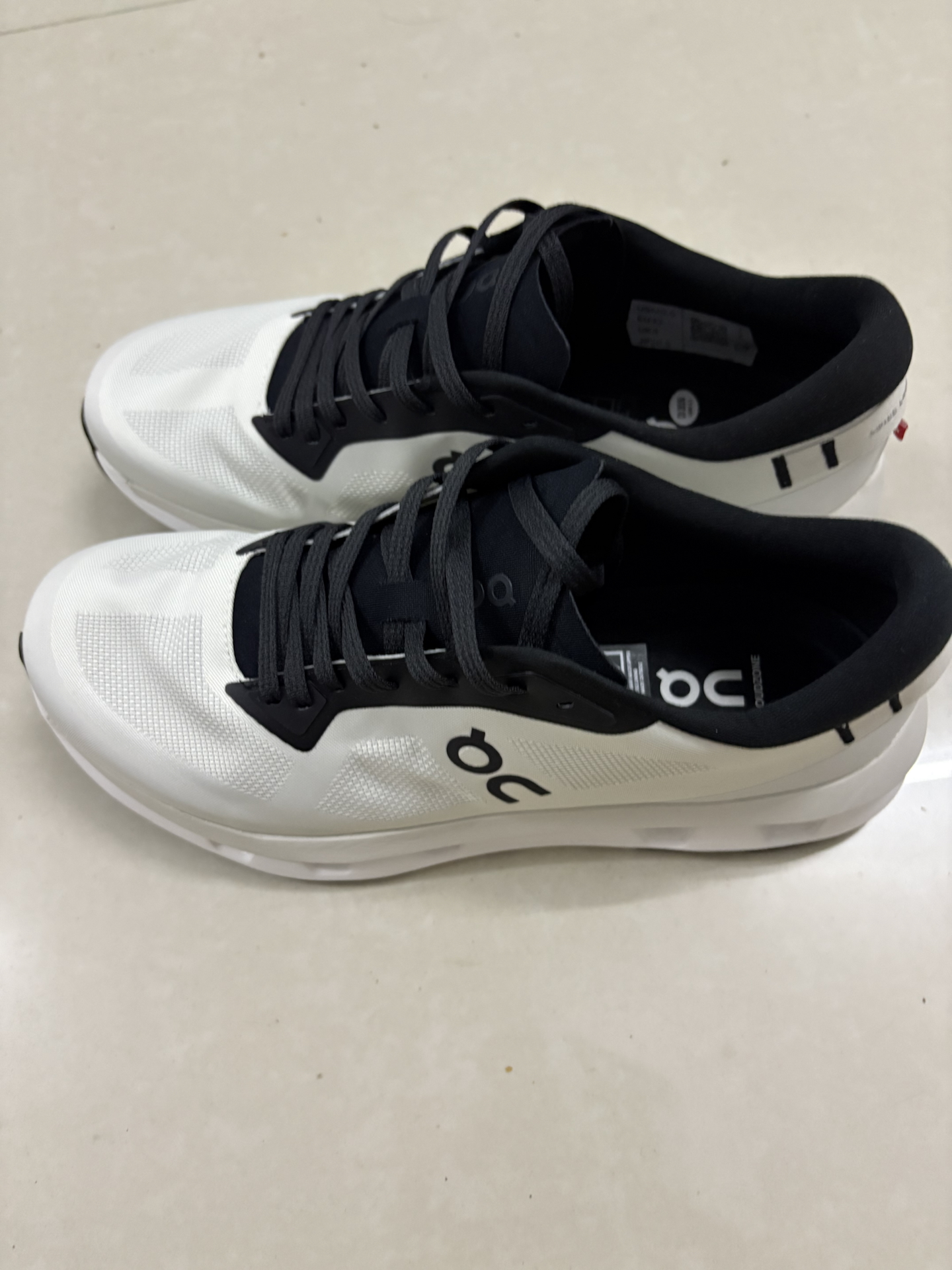 custom review-On Cloudzone Амортизация Противоскользящие Поддержка Низкий Топ Беговые кроссовки Мужские Белый Черный