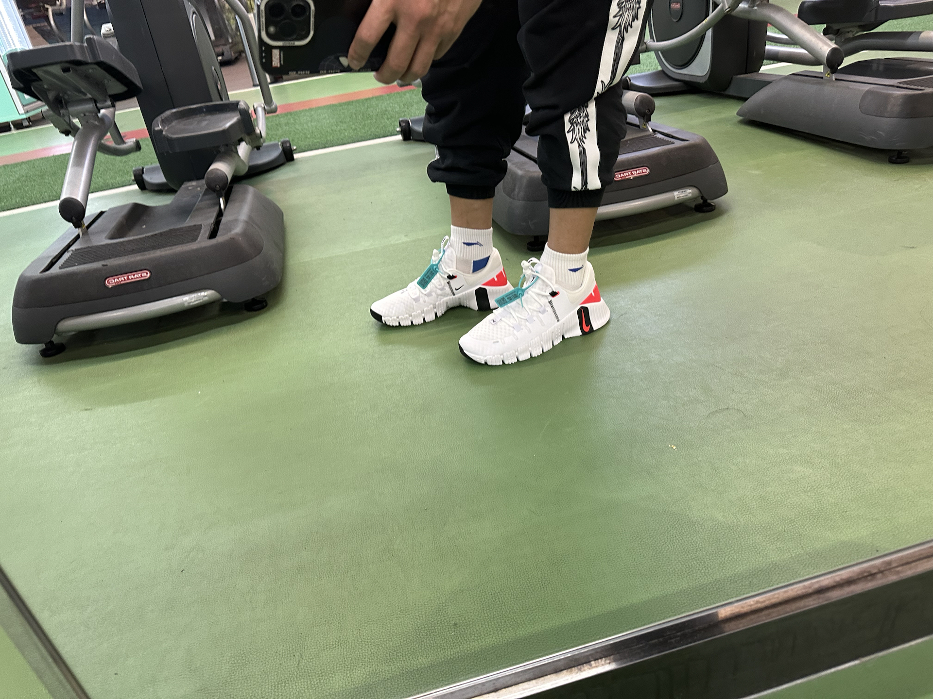 custom review-Nike Free Metcon 5 Амортизирующие низкие кроссовки для тренировок с противоскользящим покрытием мужские белые и красные