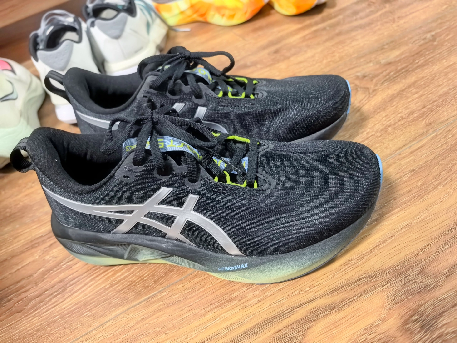 custom review-ASICS NOVABLAST 5 Low Топ Бег на длинные дистанции Спринт Беговые кроссовки Мужской Черный