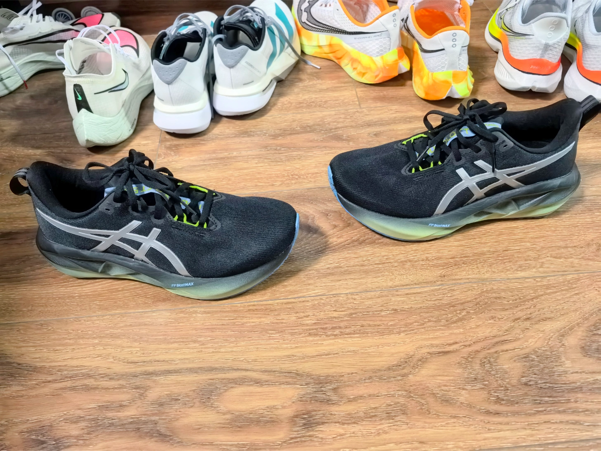 custom review-ASICS NOVABLAST 5 Low Топ Бег на длинные дистанции Спринт Беговые кроссовки Мужской Черный