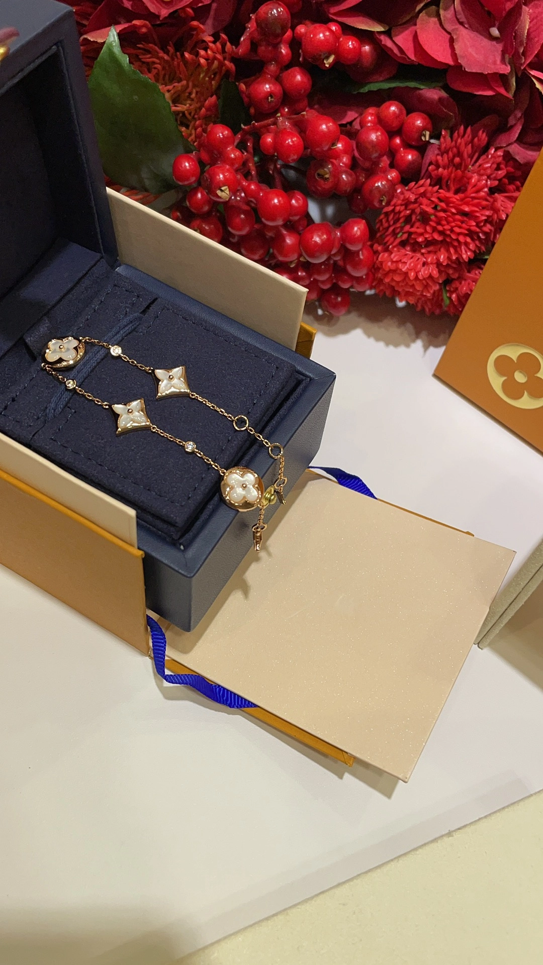 Реплики сумок известных брендов-louisvuitton ожере
