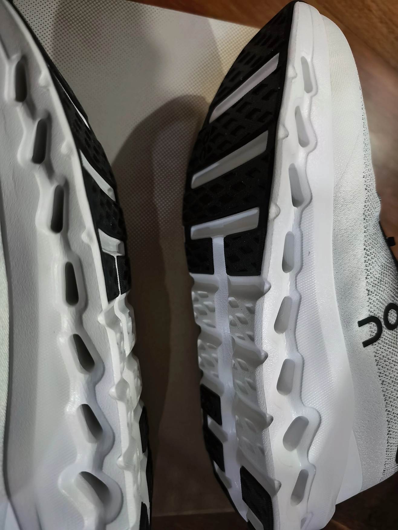 custom review-On CLOUDTILT Дышащий Низкий Топ Повседневная Обувь Мужская Белый Черный