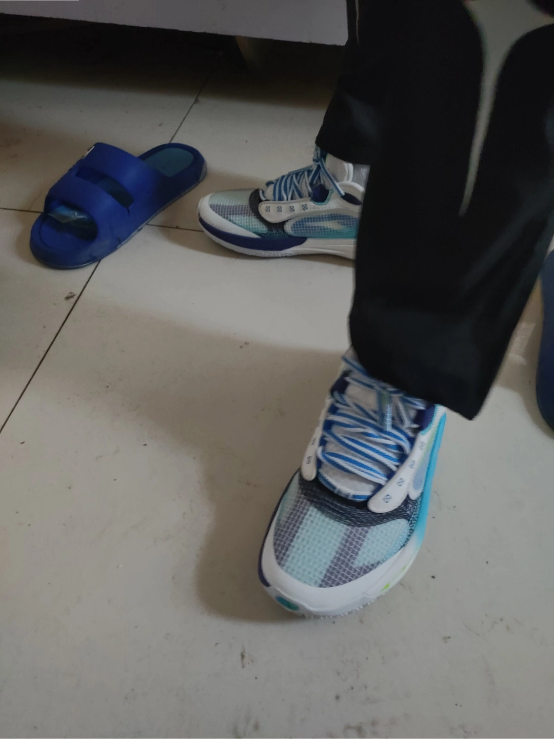 custom review-ANTA Shock Wave 6 Амортизация Износостойкий Низкий Топ Баскетбольные Кроссовки Мужские Белый Синий