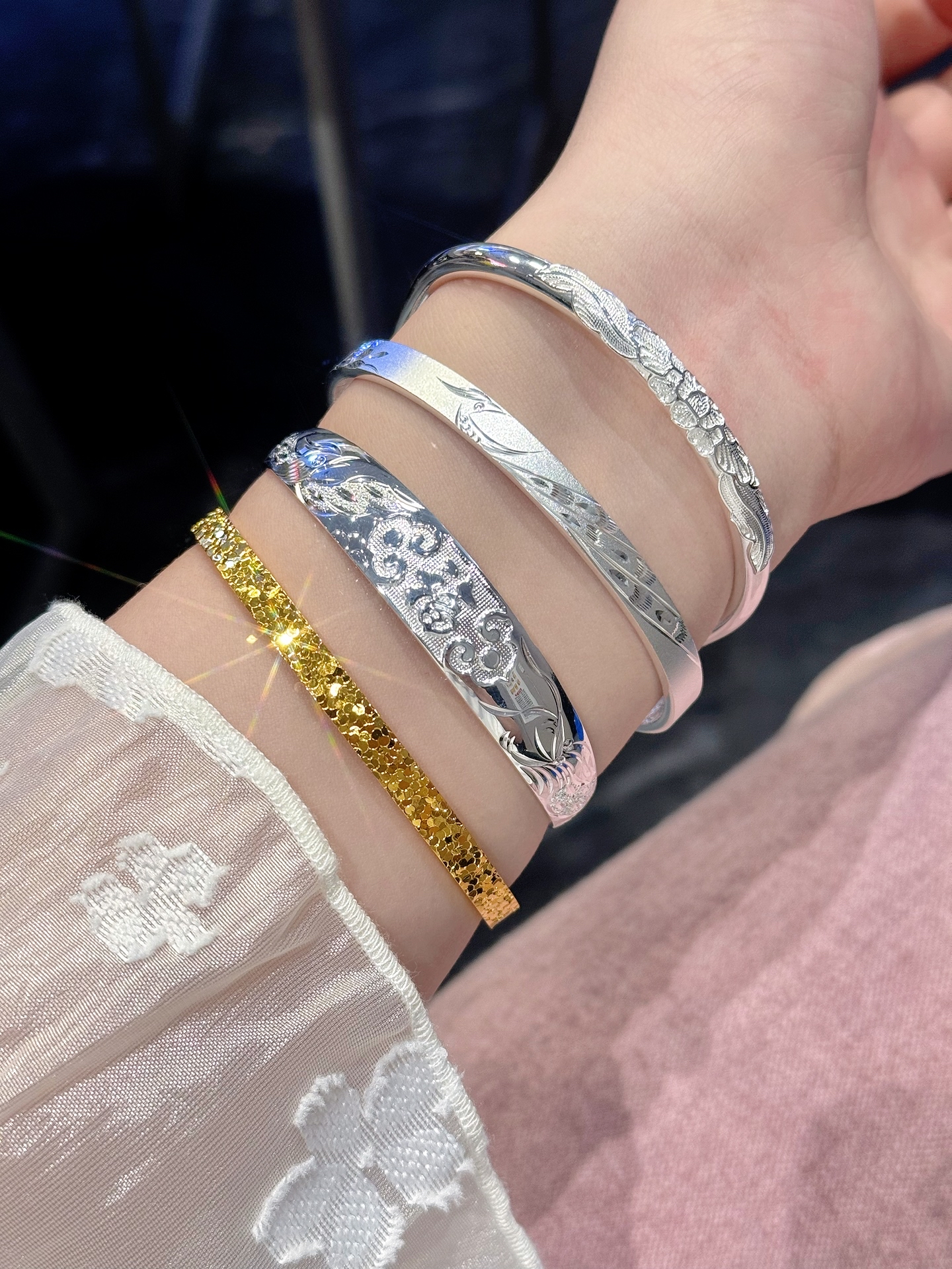 怎么现在妈妈款的手镯都做这么美了吗