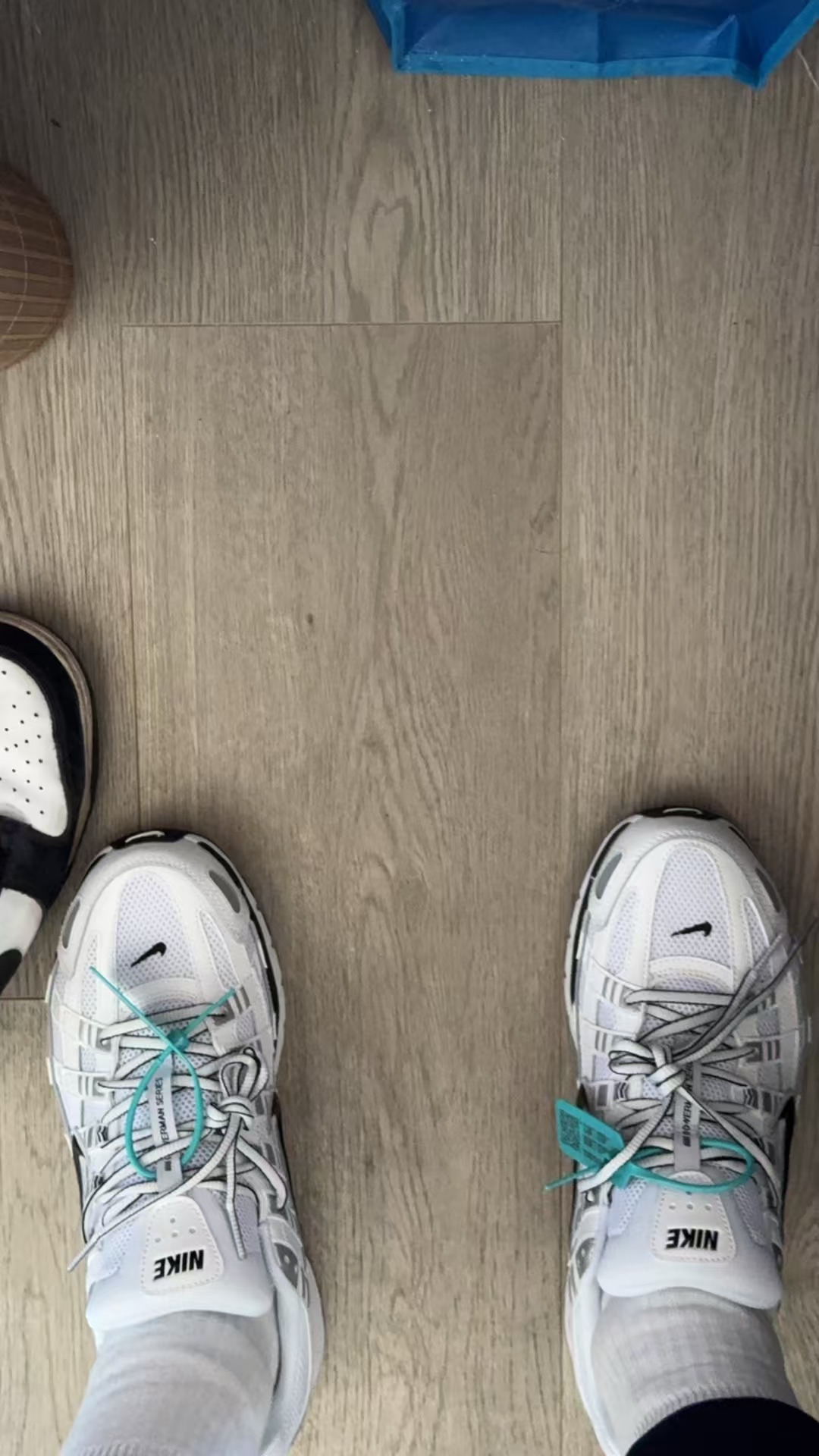 custom review-Nike P 6000 Slip Resistant Abrasion Resistant Low Top Casual City Commute Running Shoes Unisex Silver White Найк P 6000 Противоскользящий Устойчивый к истиранию Низкий Топ Повседневный Городской Коммутирование Беговые кроссовки Унисекс Серебряный Белый