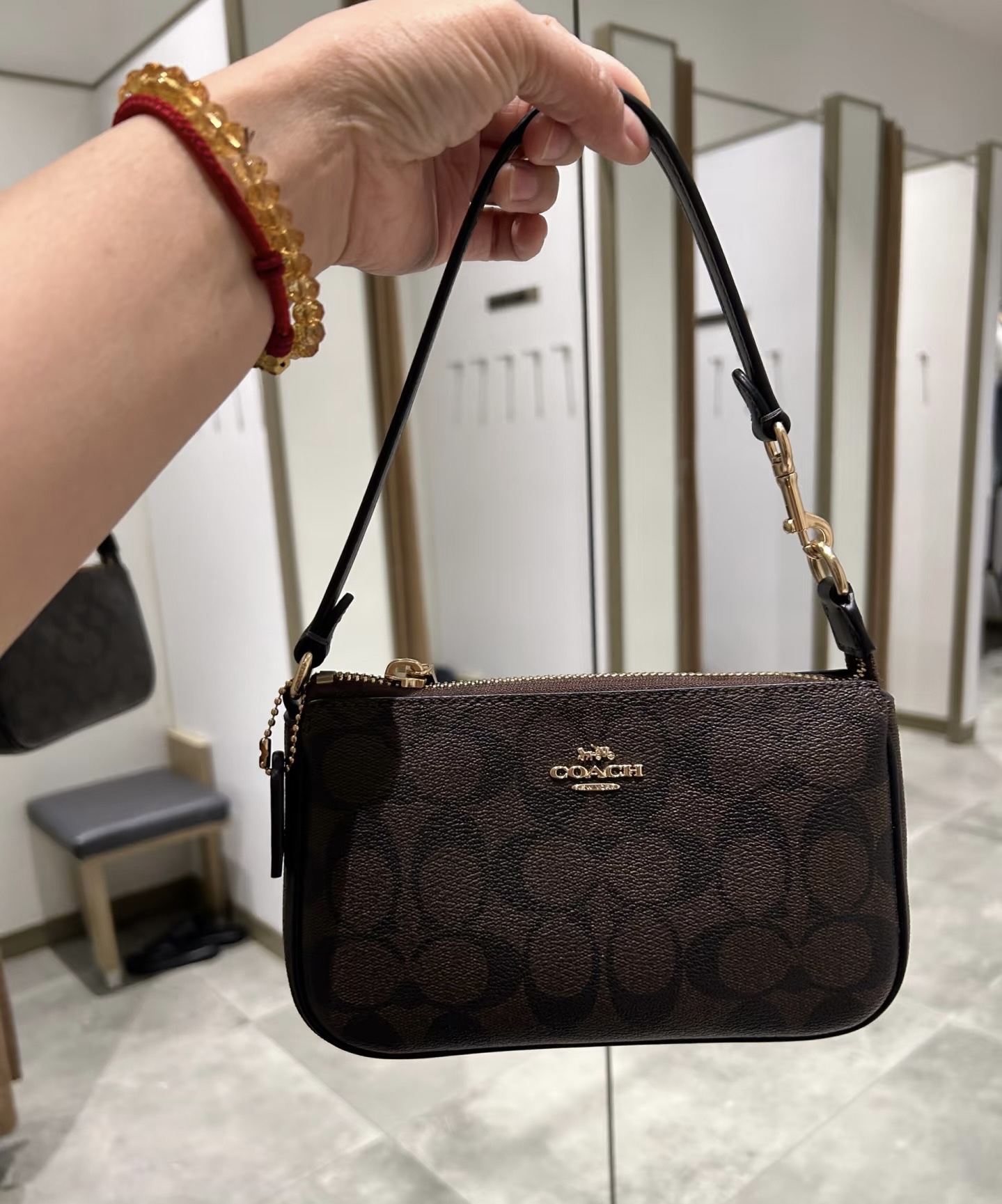 custom review-COACH Nolita Покрытый холст Сумка через плечо Женская Золотая Ореховая Черная