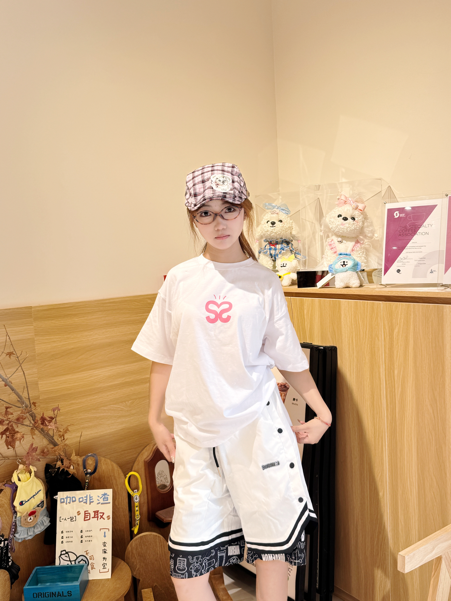穿上滑滑的也不会卡裆
出汗依然舒服不黏黏糊糊
搭配百搭的风格
休闲