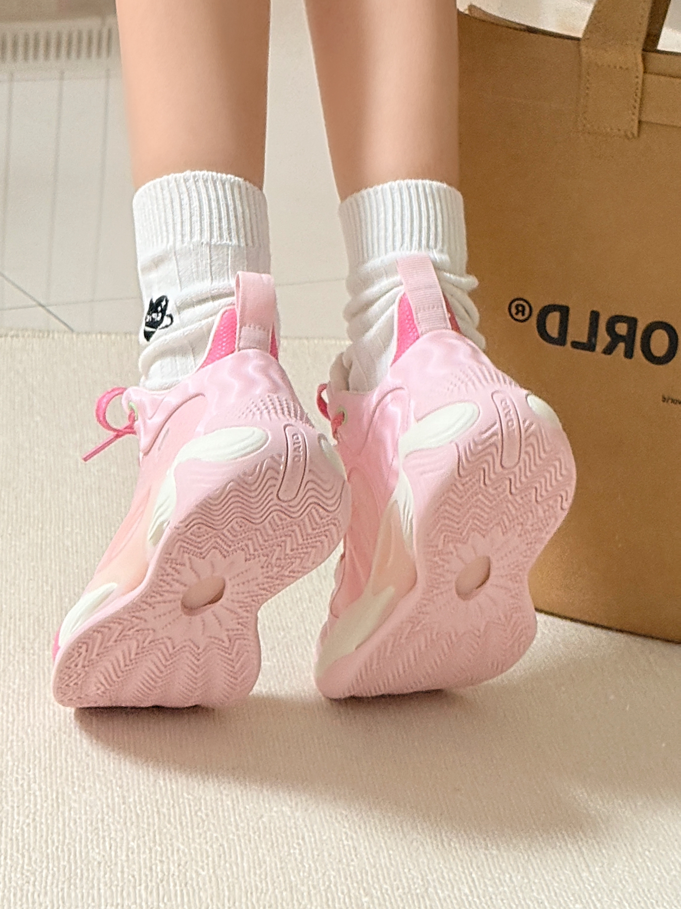 🍧奶莓麦旋风!乔丹破晓篮球鞋好好看啊😭!