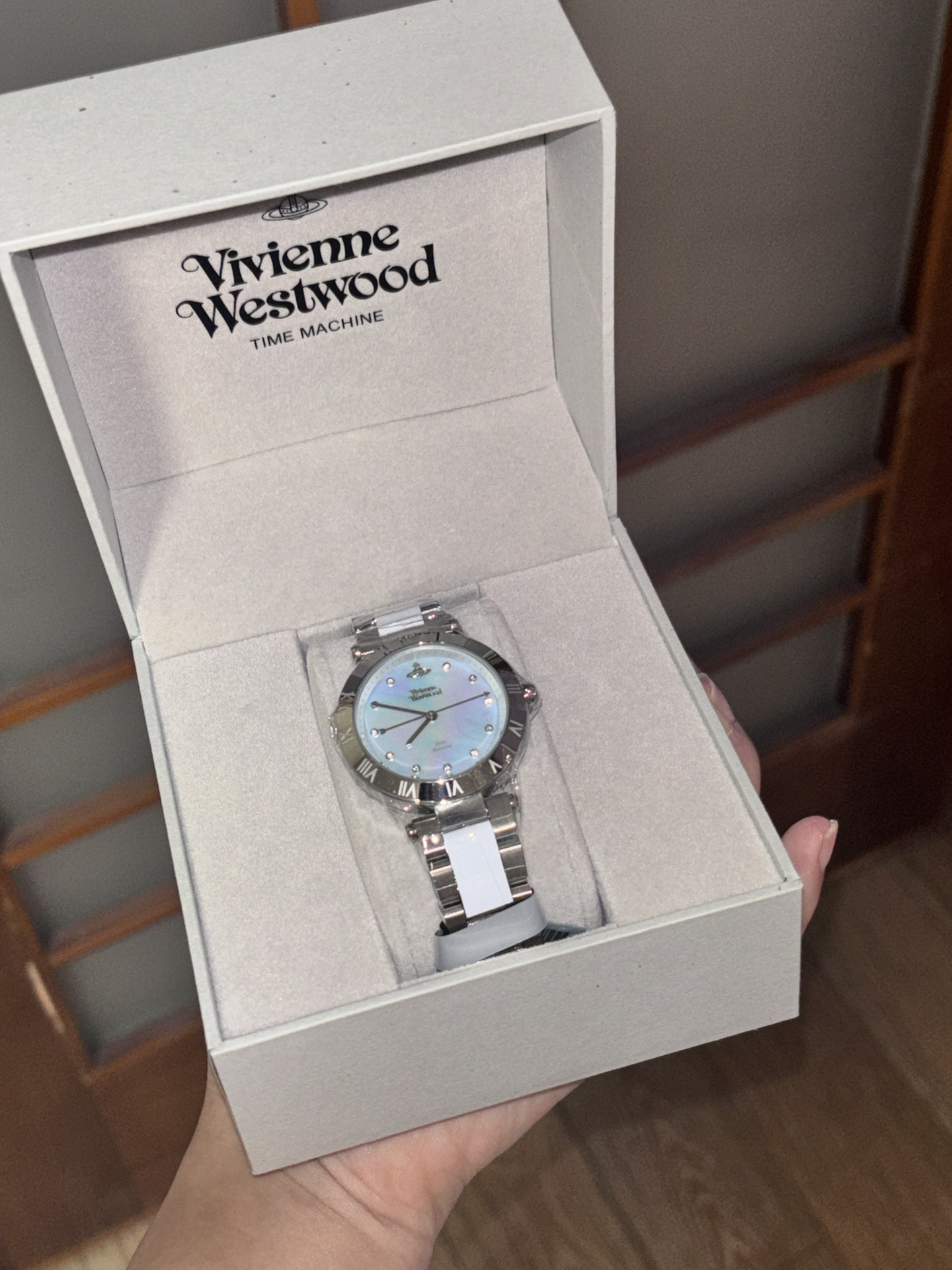 custom review-Vivienne Westwood Простая и элегантная коллекция Наручные часы Кварцевый механизм Ремешок из нержавеющей стали