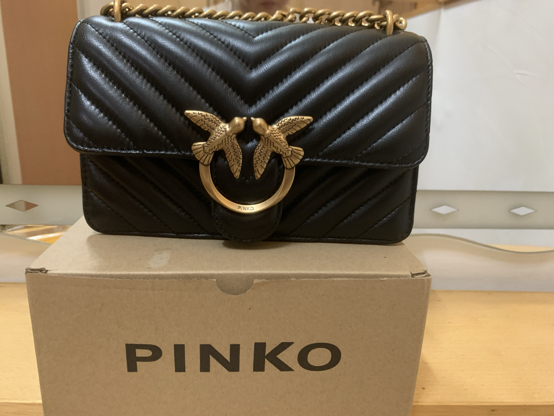 custom review-PINKO Овчина Сумка через плечо Женская Черная