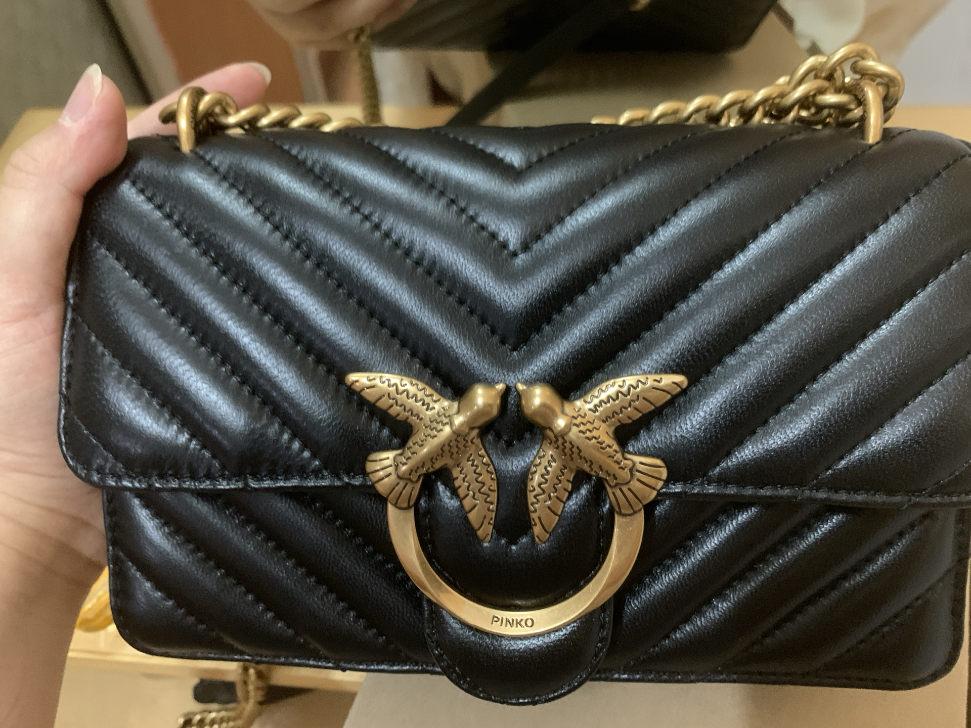 custom review-PINKO Овчина Сумка через плечо Женская Черная