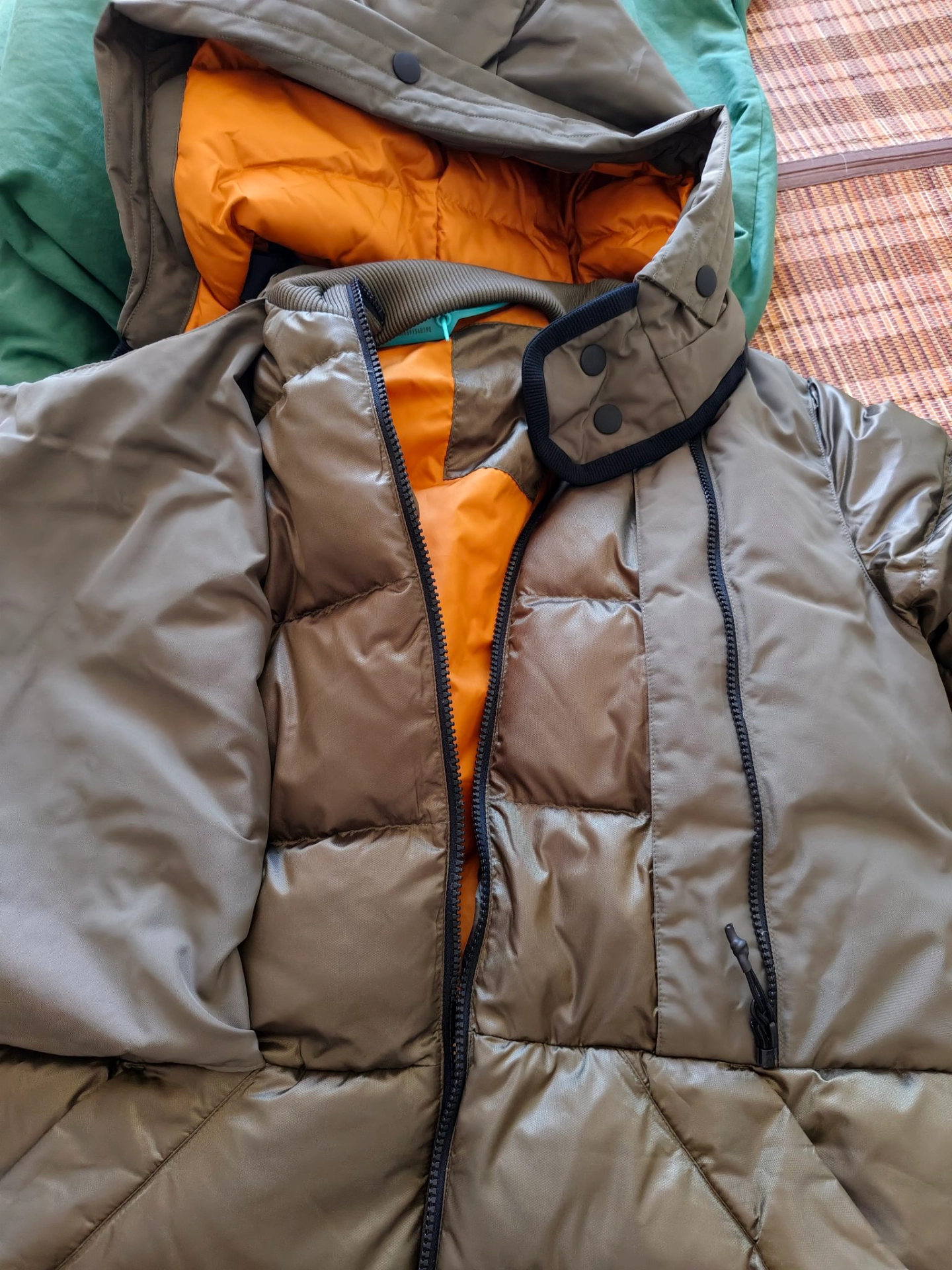 custom review-Reebok Мужской пуховик армейского зеленого цвета