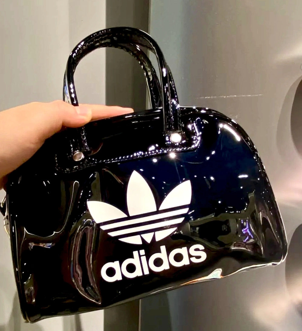 被阿迪达斯mini果冻包狠狠拿捏!可爱到犯规