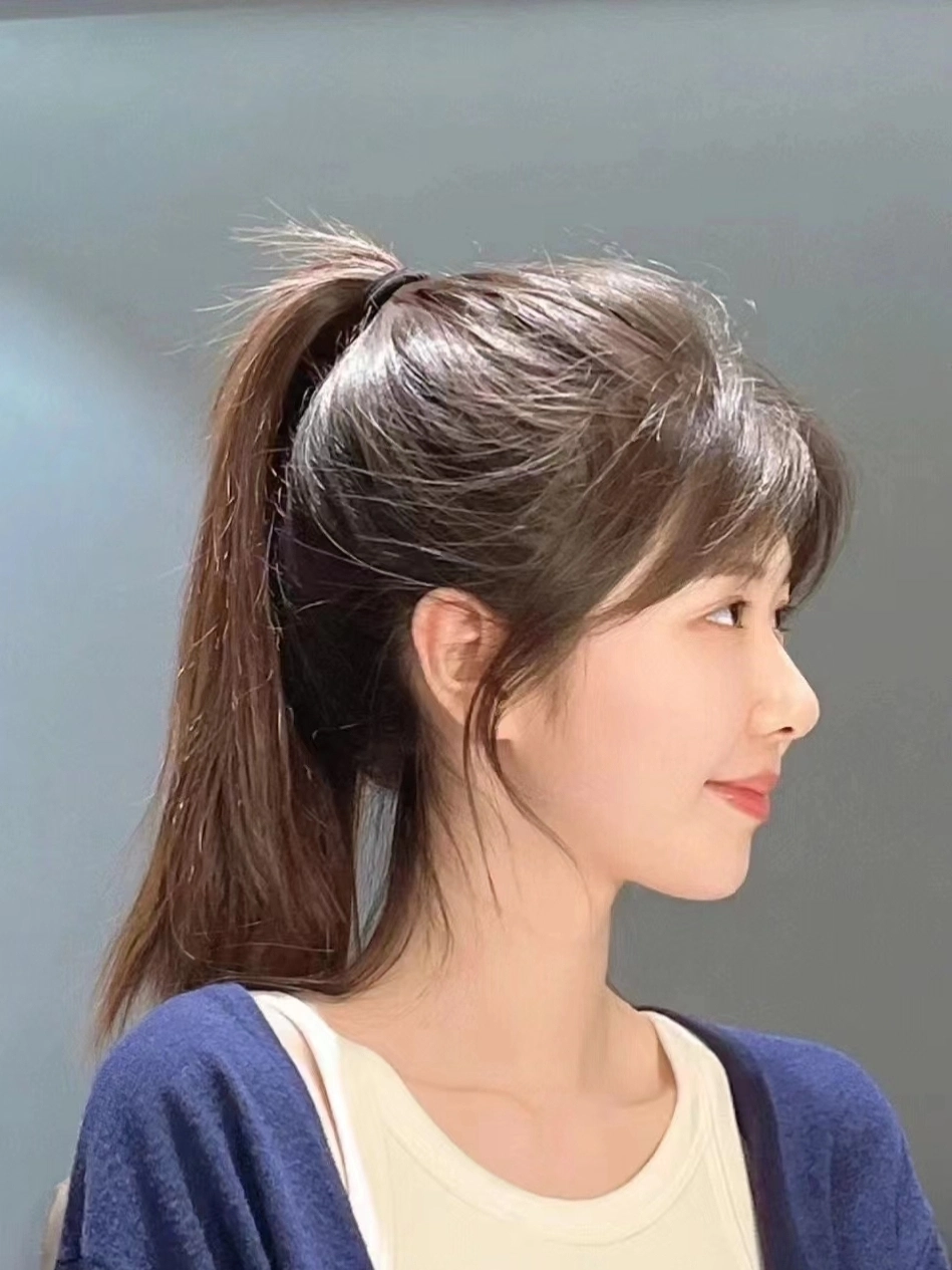 你问我怎么扎出蓬松的高马尾?