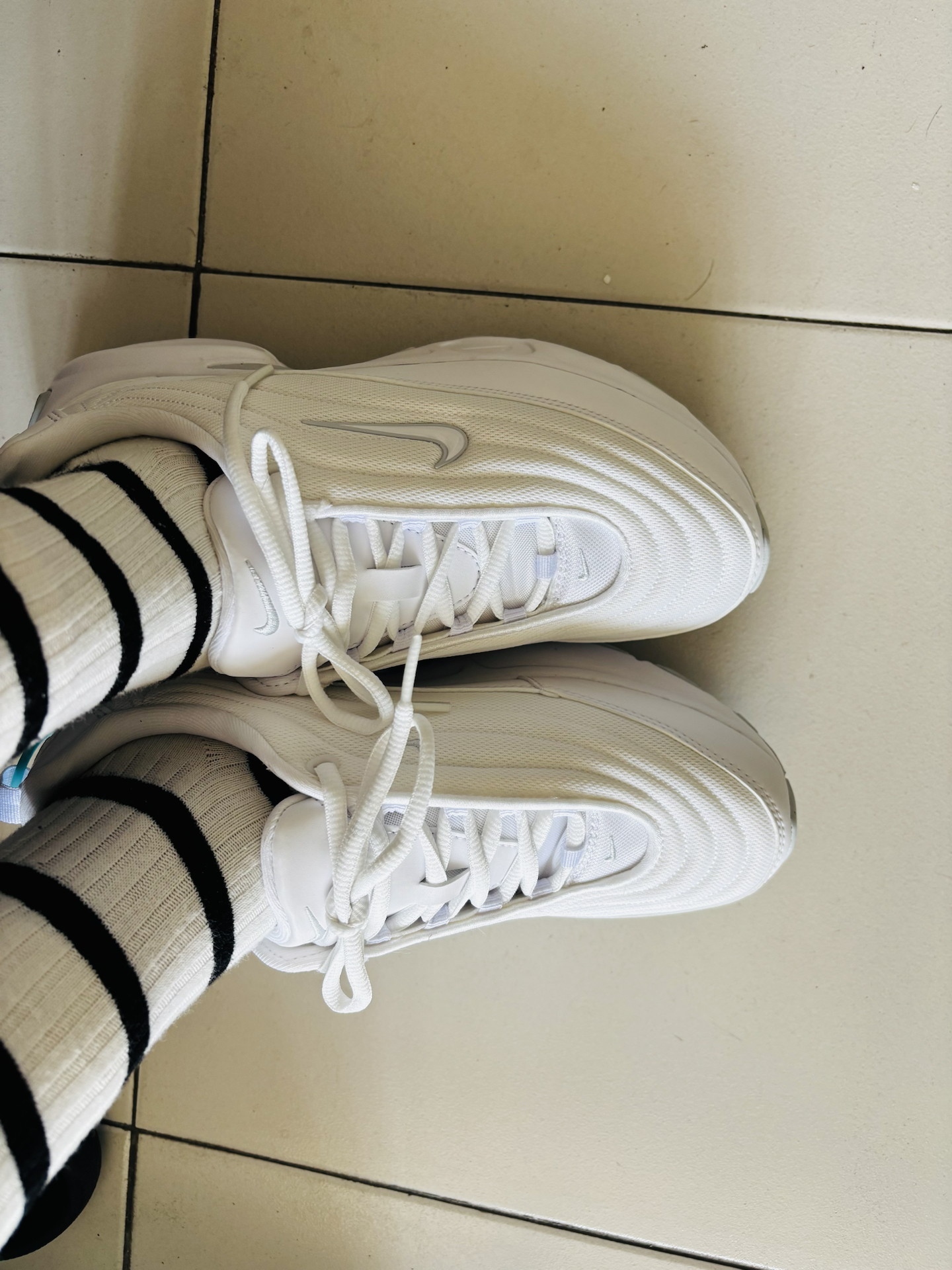 custom review-Nike Air Max Portal Амортизация Износостойкий Низкий Топ Повседневный Городской Коммутирование Беговые кроссовки Женские Белые