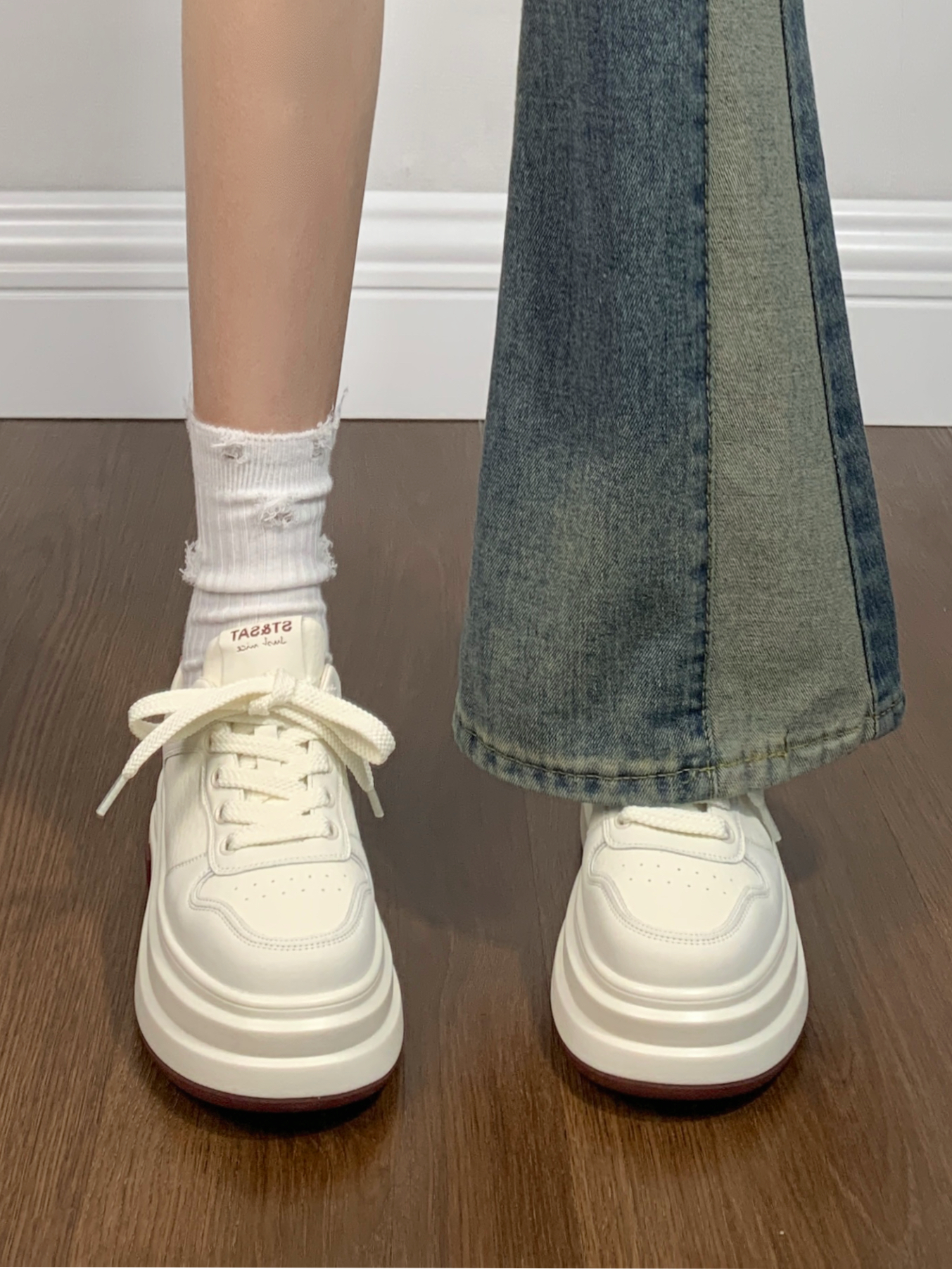 厚底增高小白鞋谁穿谁爱𓆩♡𓆪
而且鞋子也不会笨重鞋,尊嘟越看