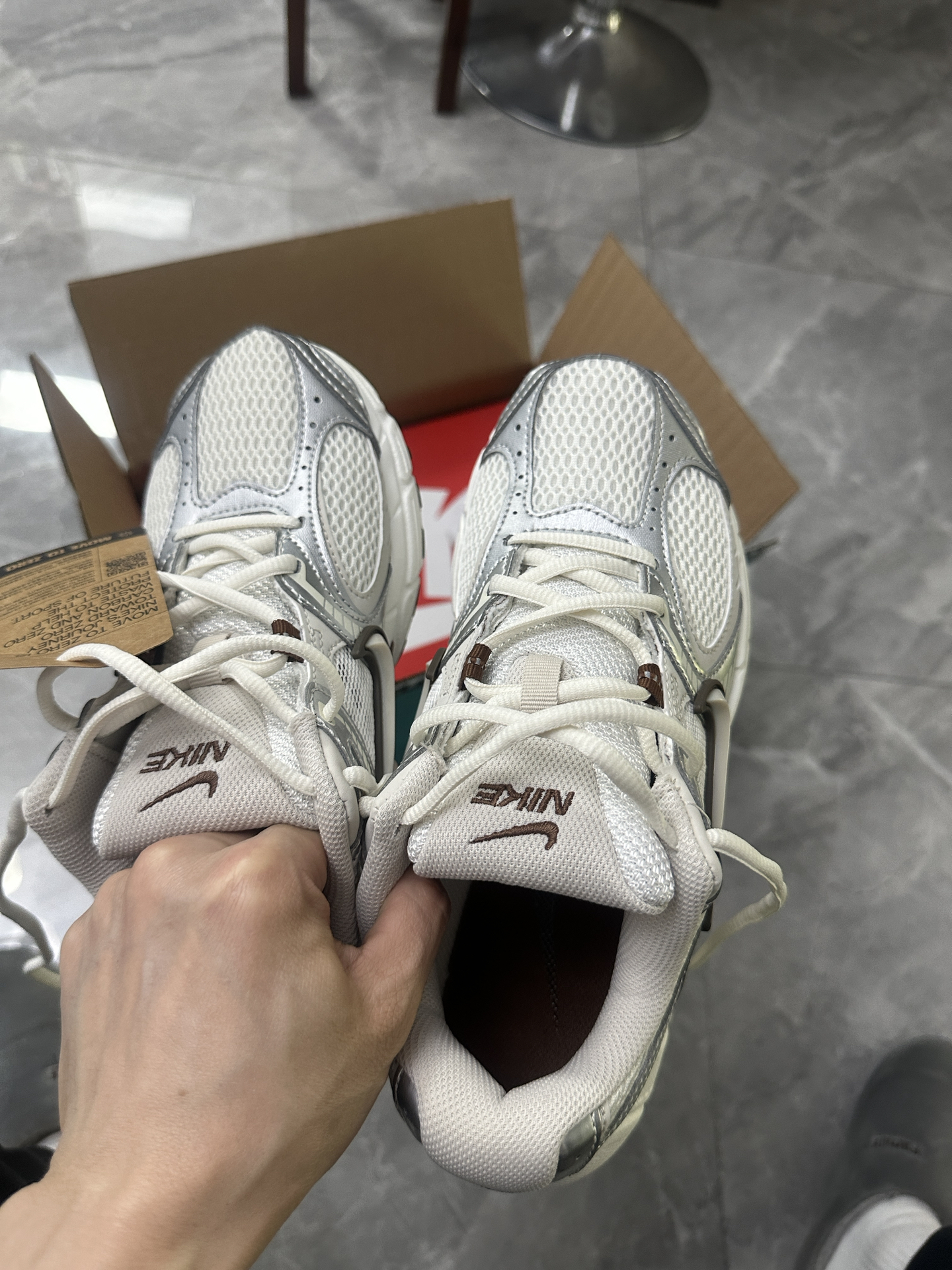 custom review-Nike V5 RNR Slip Resistant Abrasion Resistant Дышащий Низкий Топ Беговые кроссовки Женские Белый Коричневый