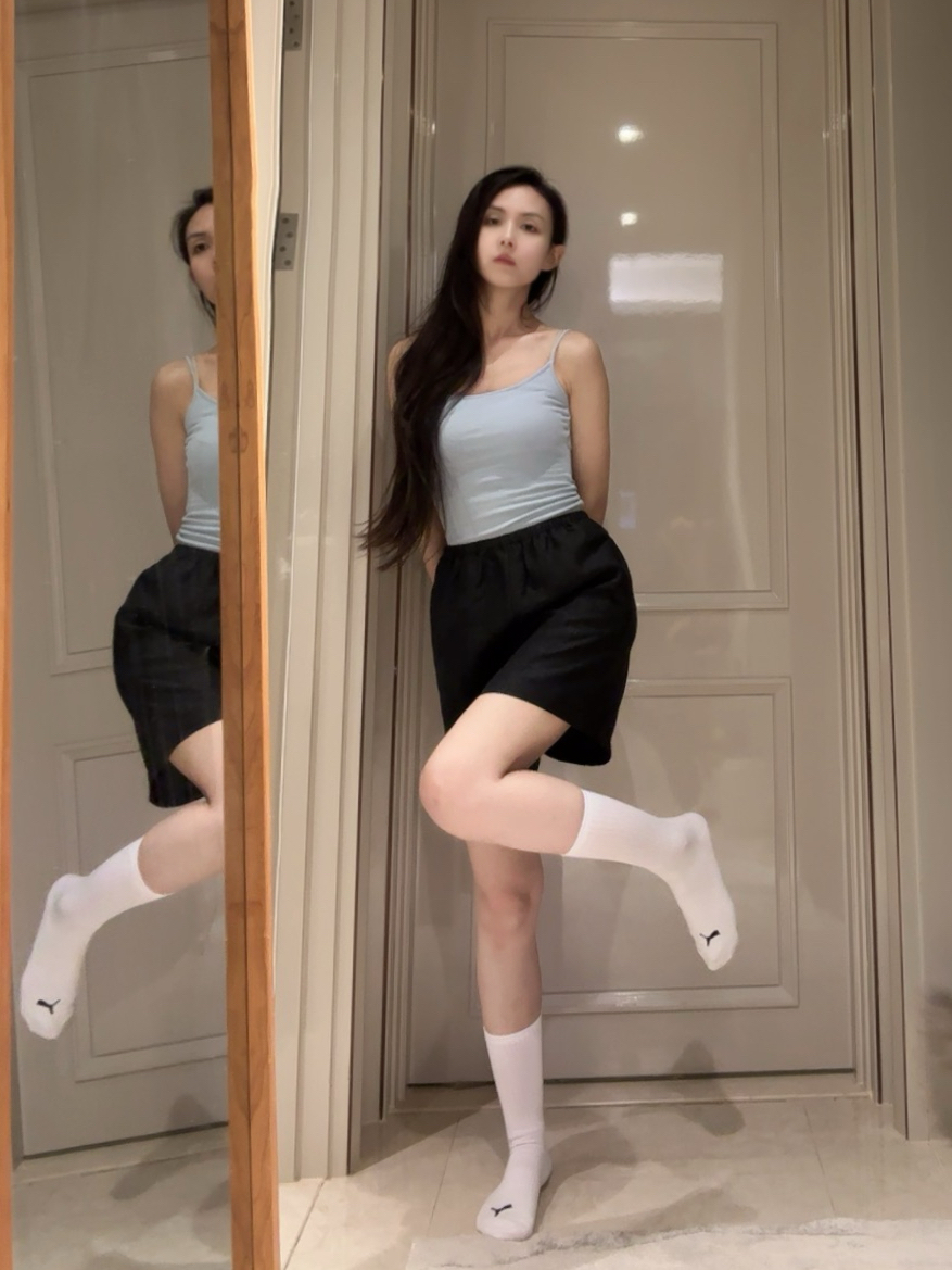 白袜搭配短裤太好看啦