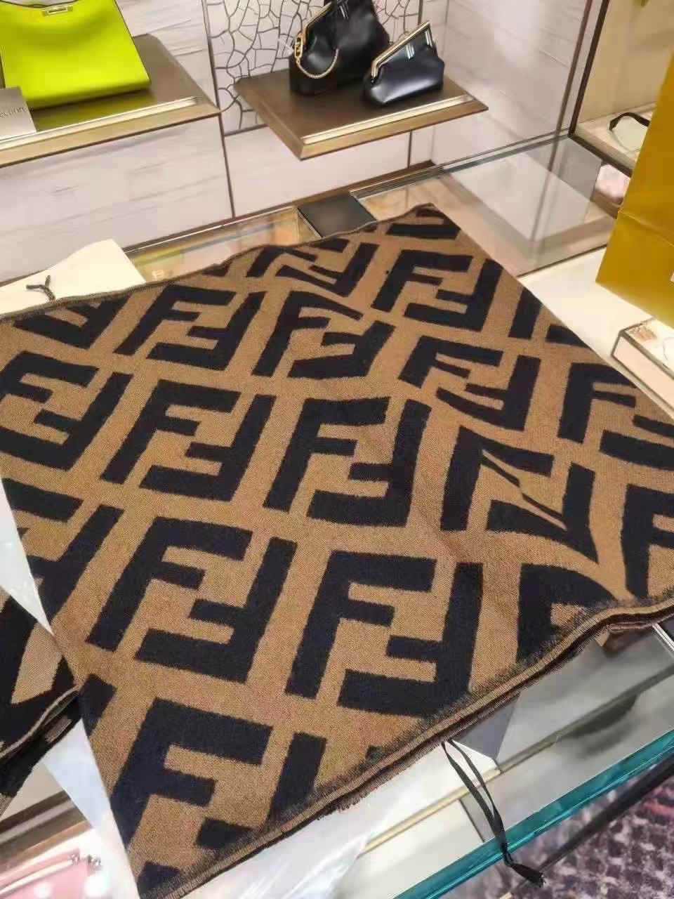 Реплики брендов сумки-Fendi официальный сайт Тайва